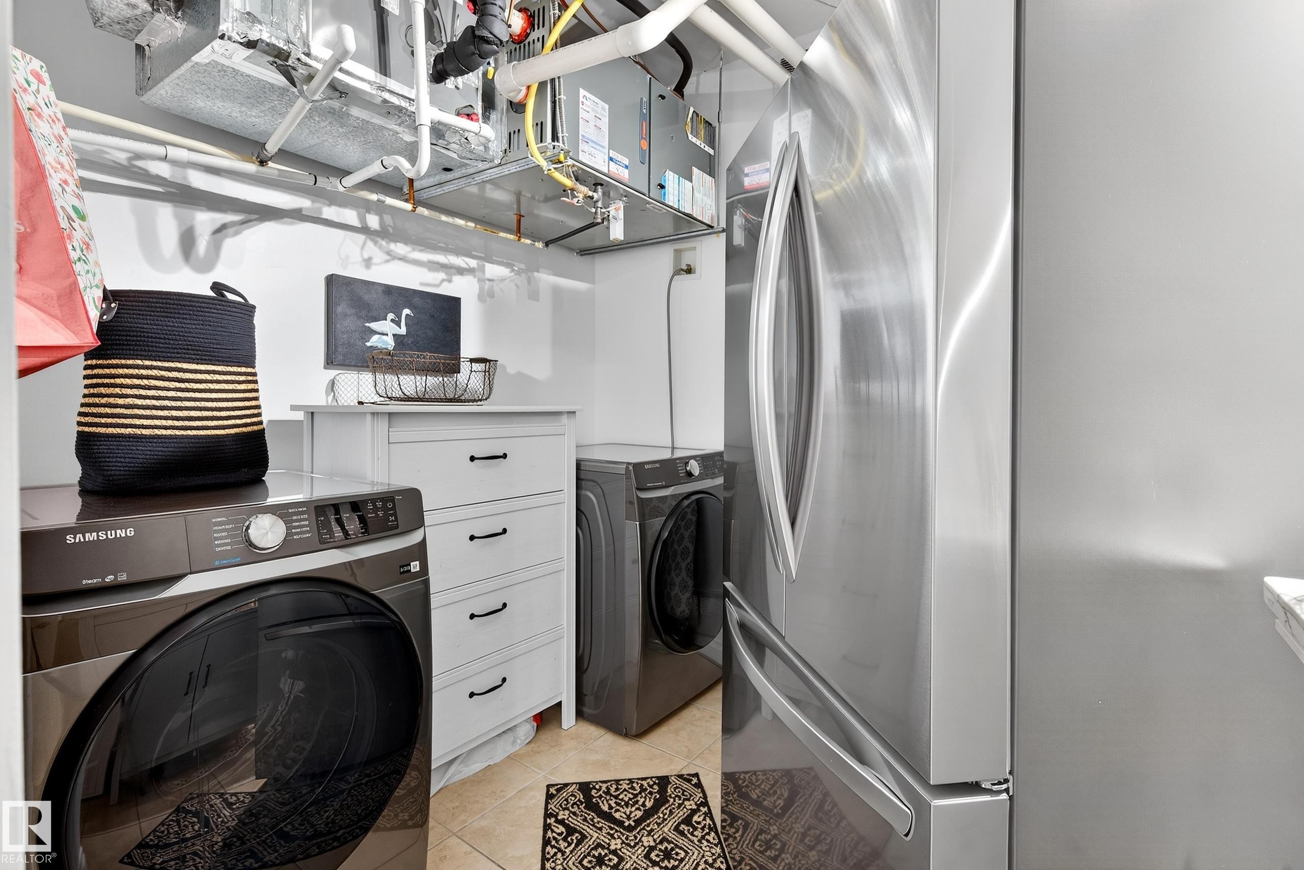103 9811 96A Street, Edmonton, AB - Indoor Photo Showing Laundry Room