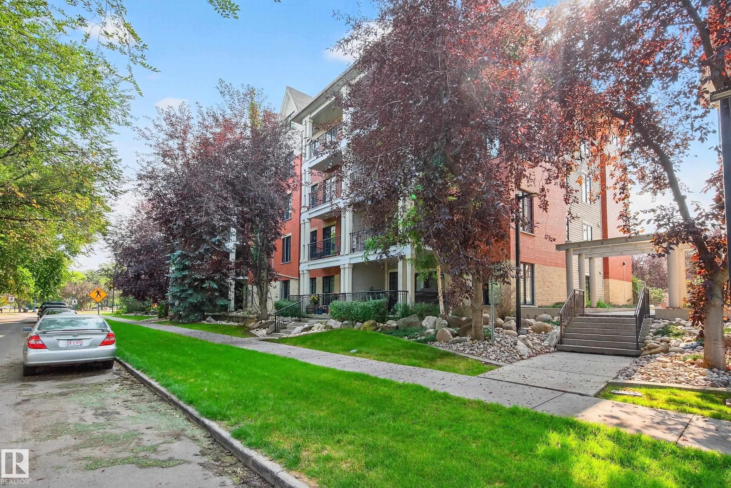 103 9811 96A Street, Edmonton, AB - Outdoor