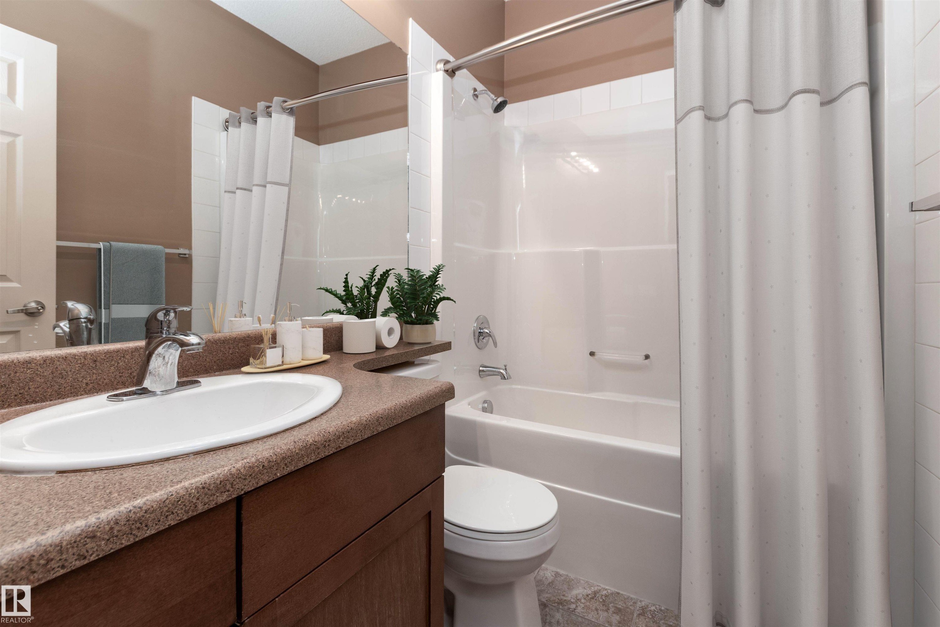 114 263 Macewan Road, Edmonton, AB - Indoor Photo Showing Bathroom