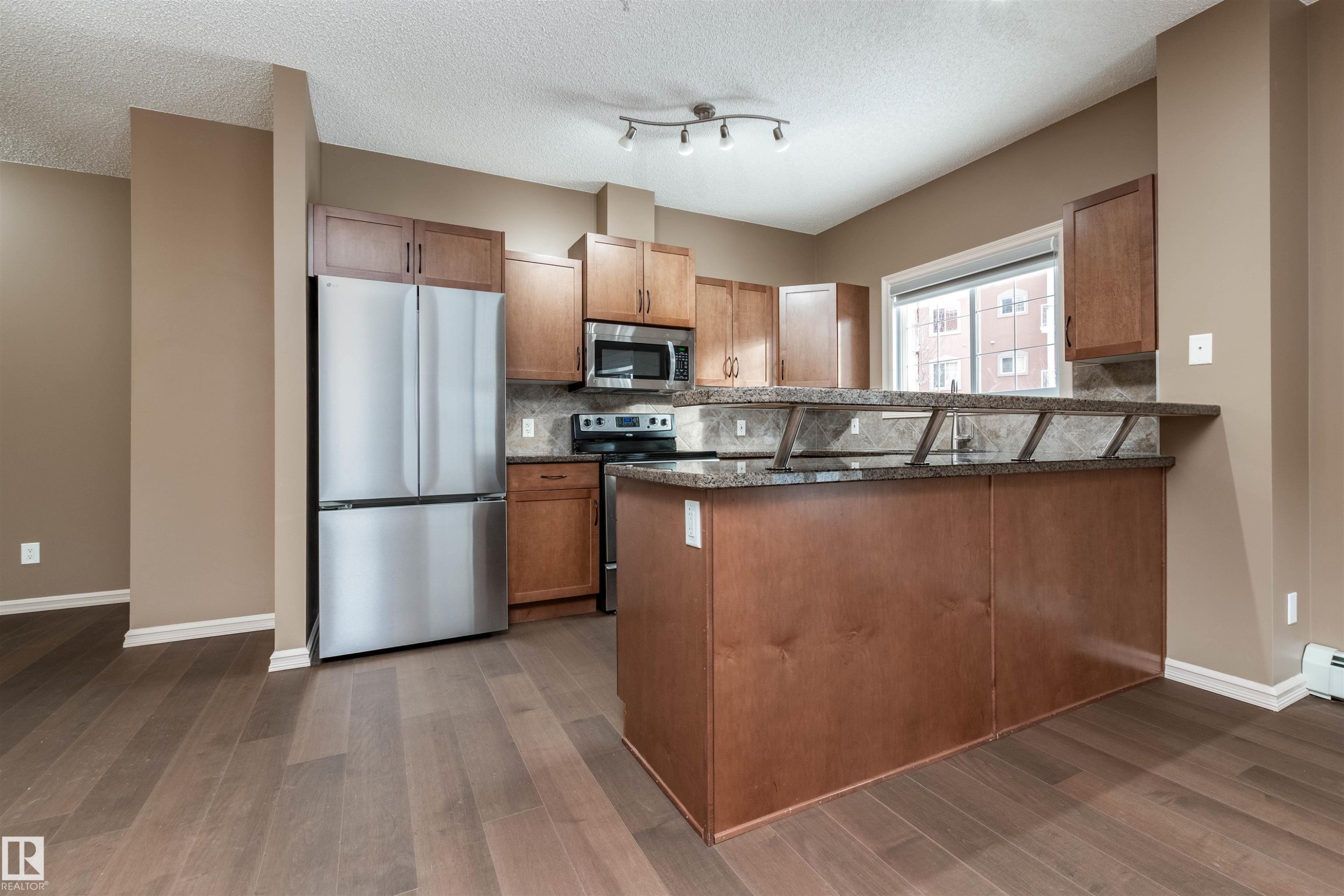 114 263 Macewan Road, Edmonton, AB - Indoor Photo Showing Kitchen With Stainless Steel Kitchen