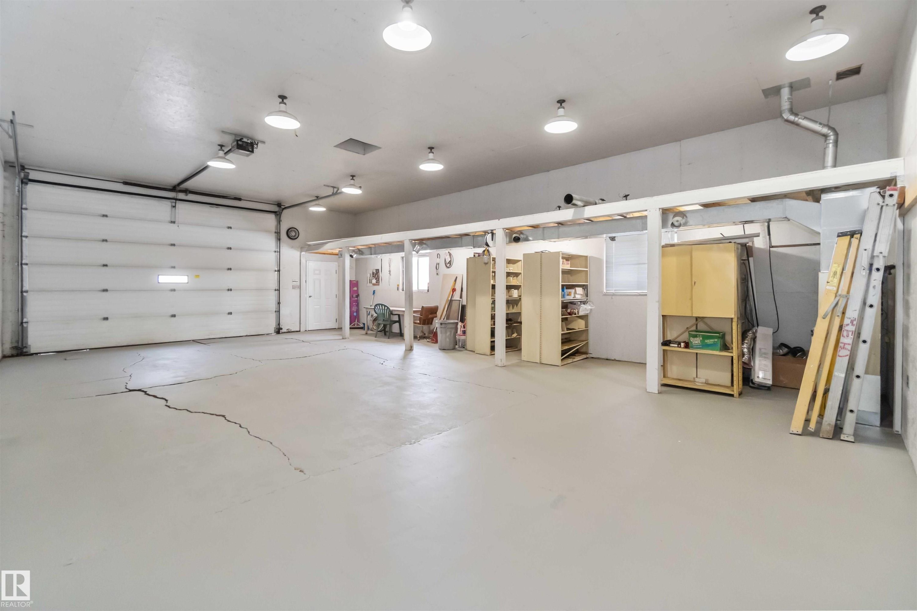 10309 167A Avenue, Edmonton, AB - Indoor Photo Showing Garage