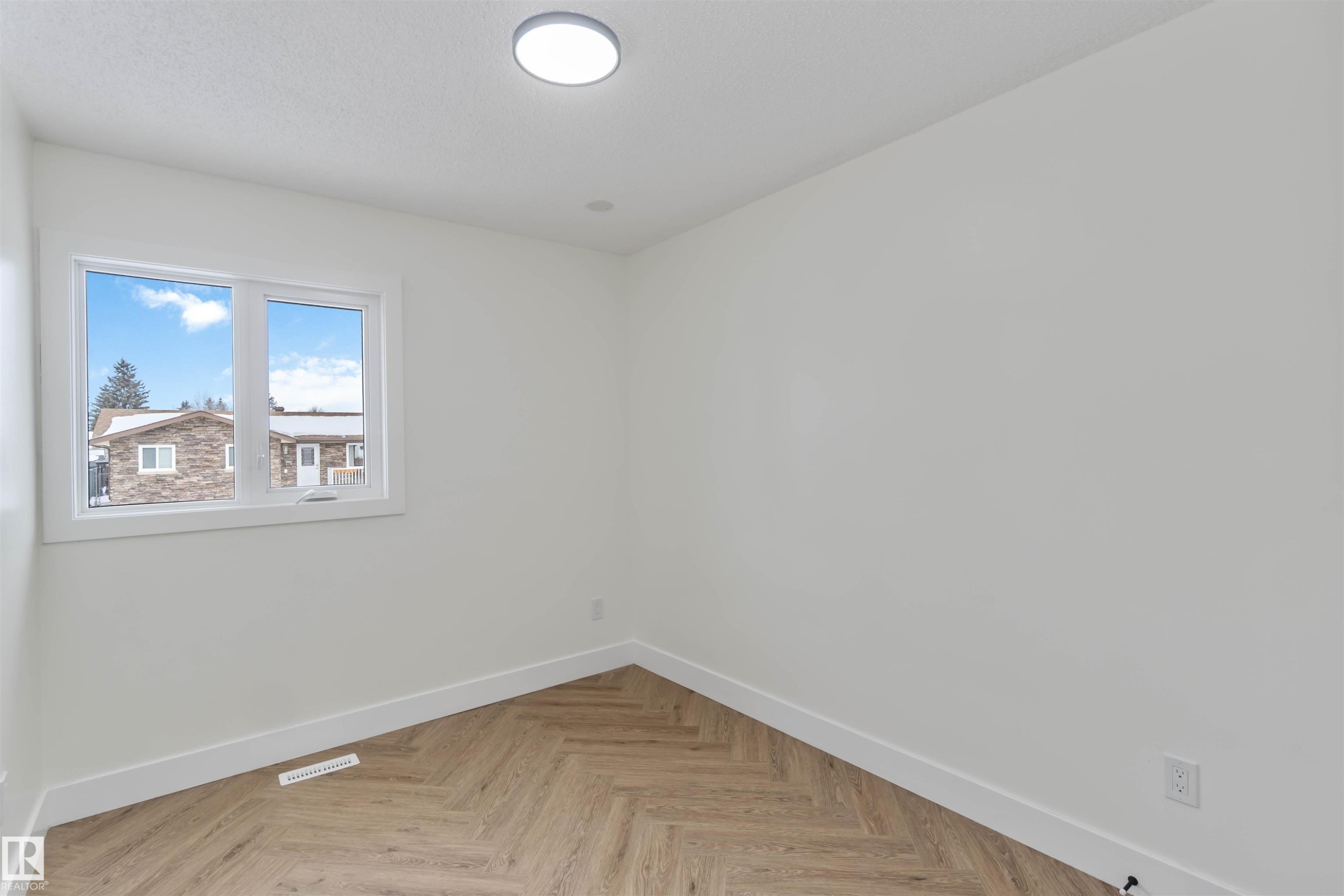 10309 167A Avenue, Edmonton, AB - Indoor Photo Showing Other Room