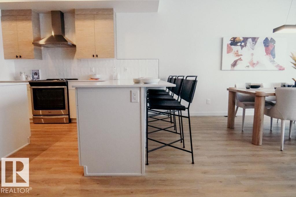 7365 Klapstein Crescent, Edmonton, AB - Indoor Photo Showing Kitchen