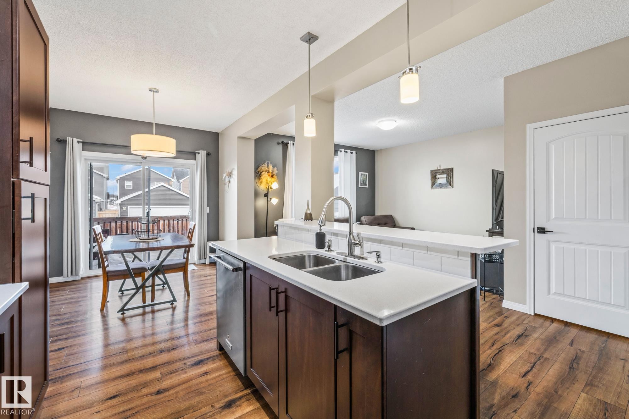 5846 Anthony Crescent, Edmonton, AB - Indoor Photo Showing Kitchen With Double Sink