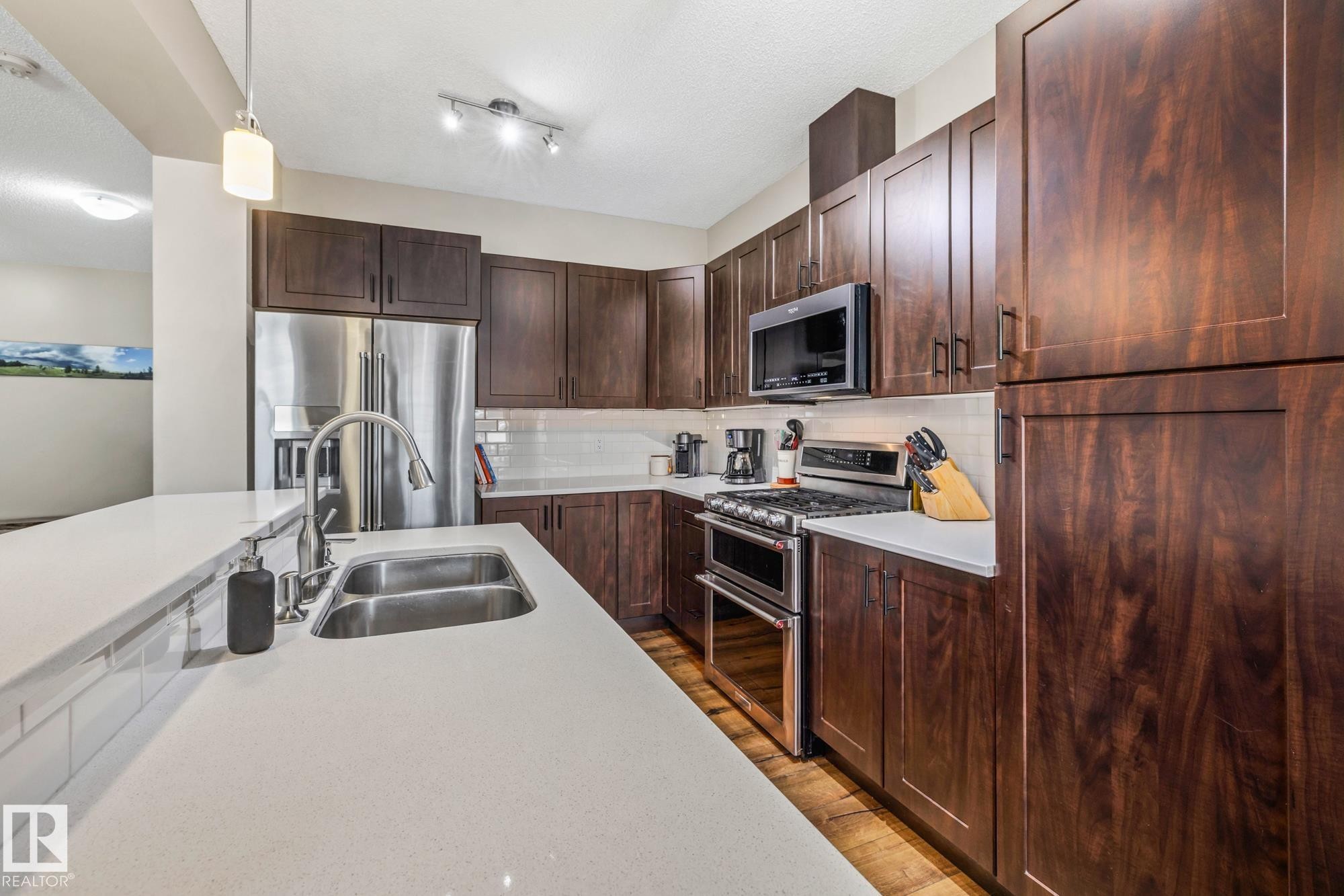 5846 Anthony Crescent, Edmonton, AB - Indoor Photo Showing Kitchen With Stainless Steel Kitchen With Double Sink