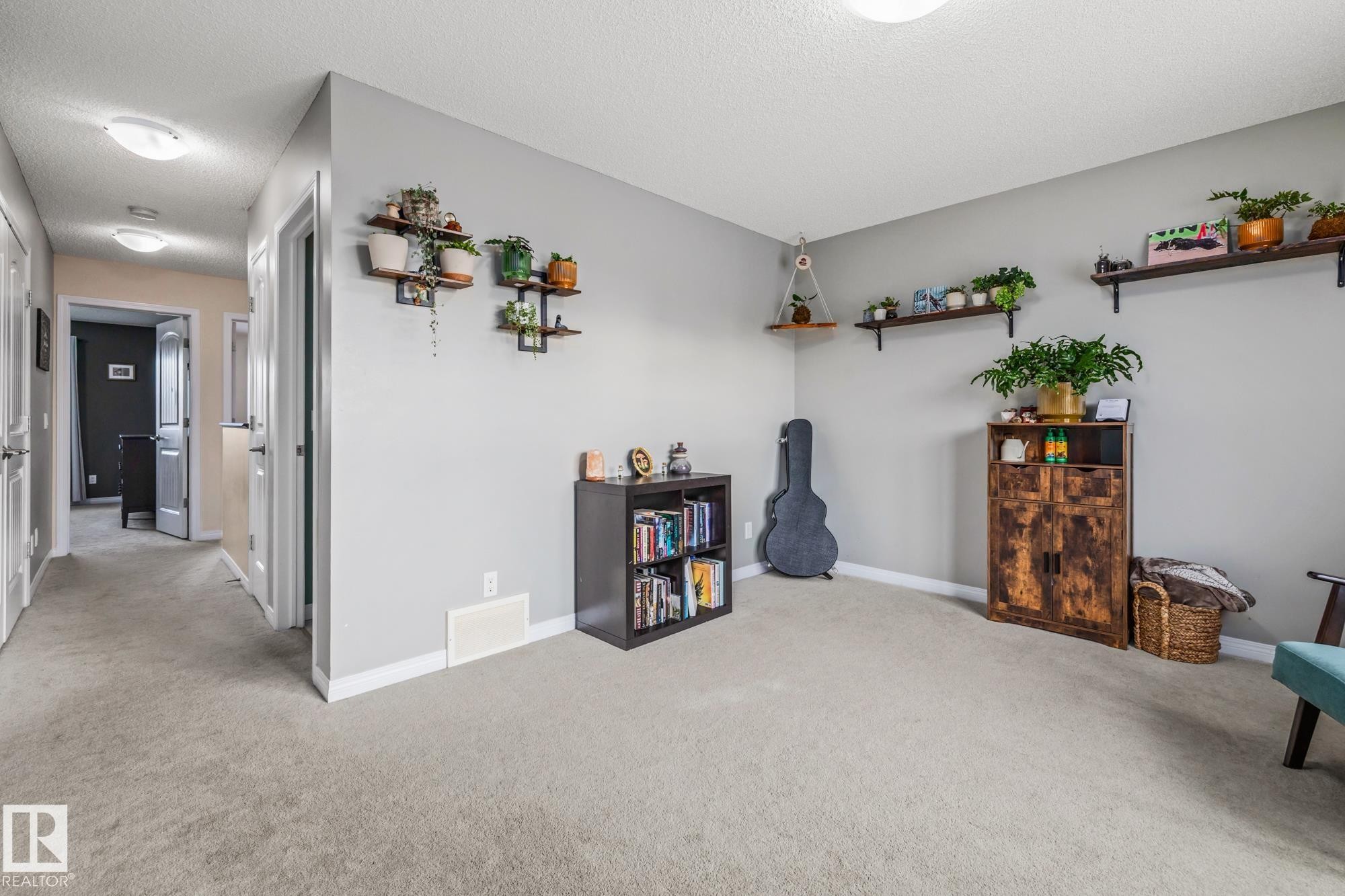 5846 Anthony Crescent, Edmonton, AB - Indoor Photo Showing Other Room
