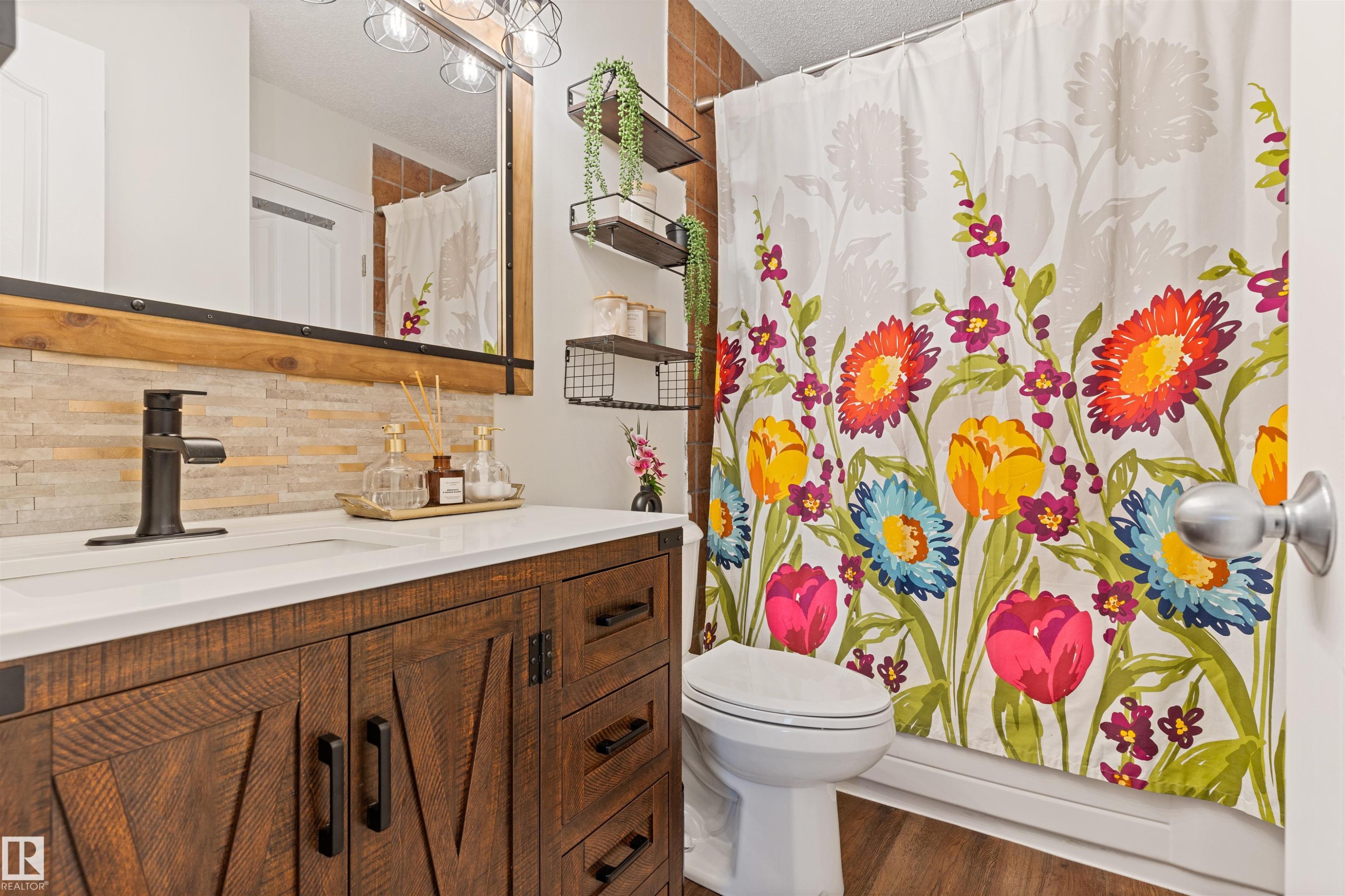 7923 178 Street, Edmonton, AB - Indoor Photo Showing Bathroom