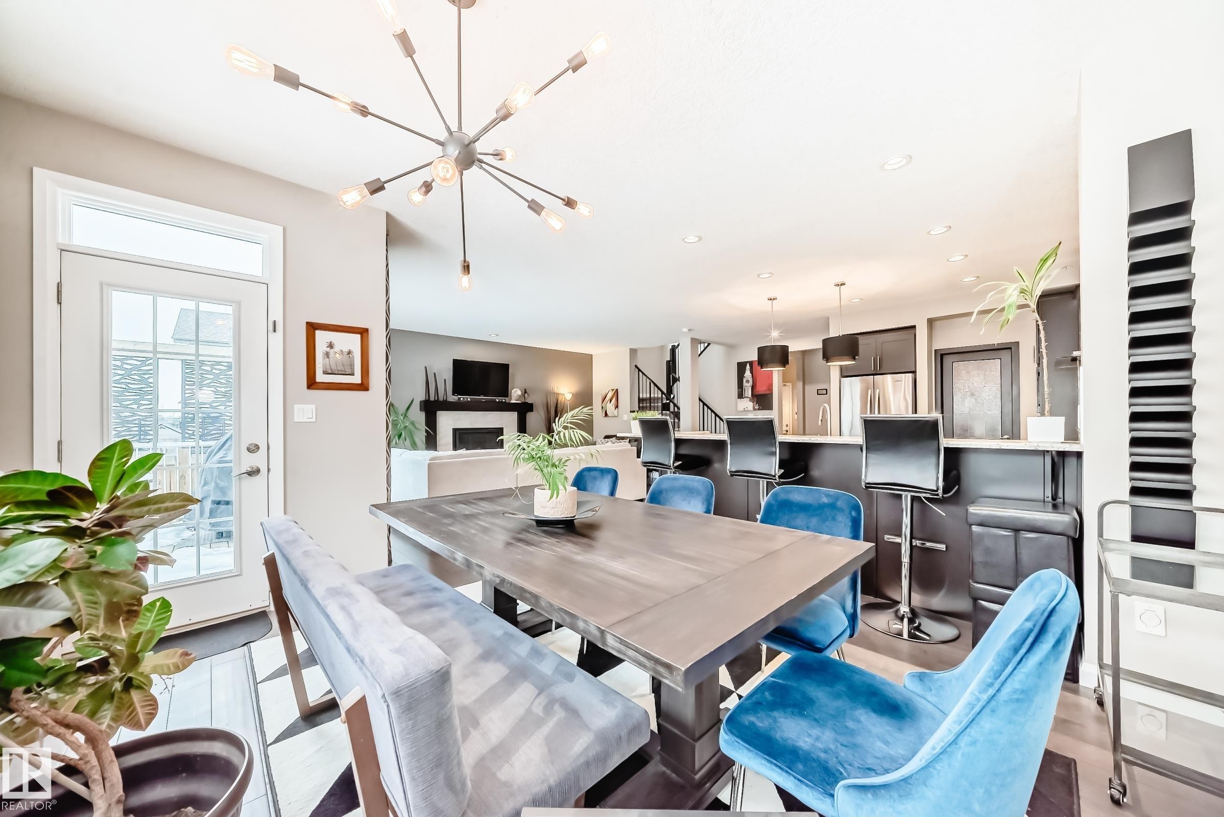 7014 170A Avenue, Edmonton, AB - Indoor Photo Showing Dining Room