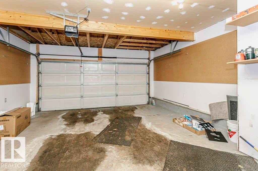 3 20 Deerbourne Drive, St. Albert, AB - Indoor Photo Showing Garage