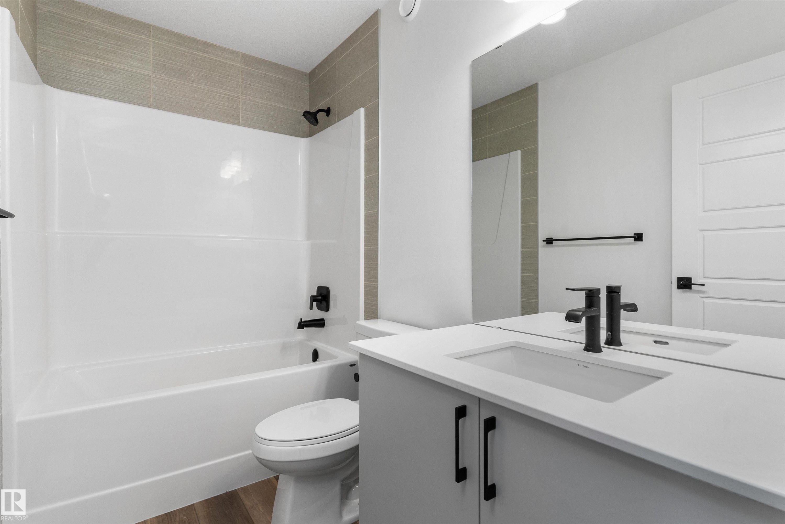 748 Astoria Way, Devon, AB - Indoor Photo Showing Bathroom