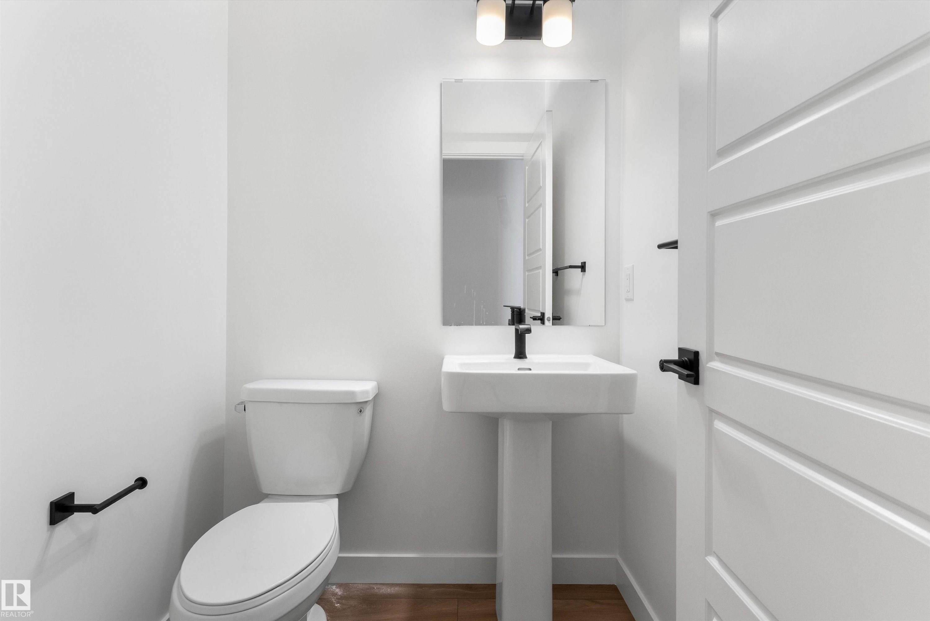 748 Astoria Way, Devon, AB - Indoor Photo Showing Bathroom