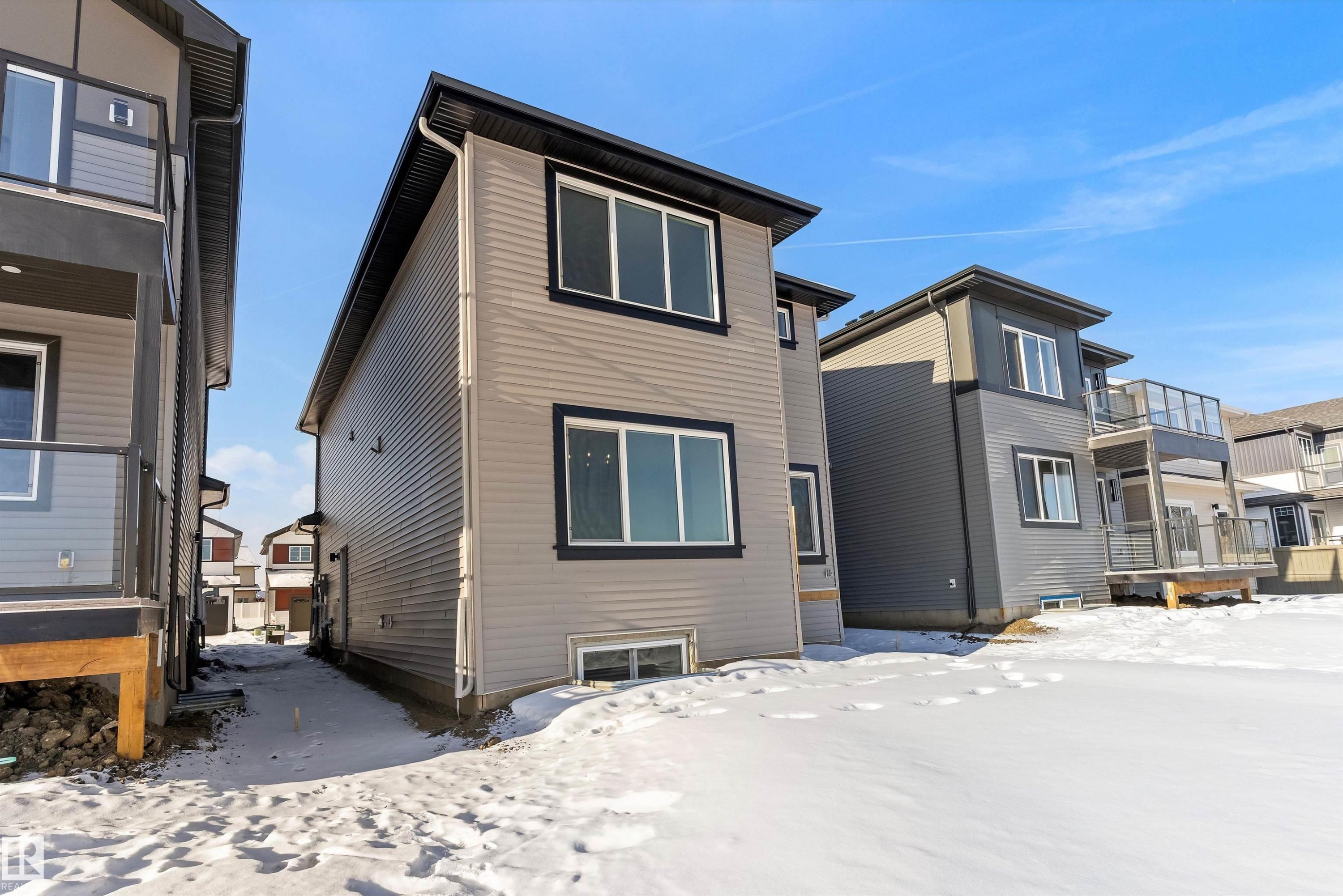 748 Astoria Way, Devon, AB - Outdoor
