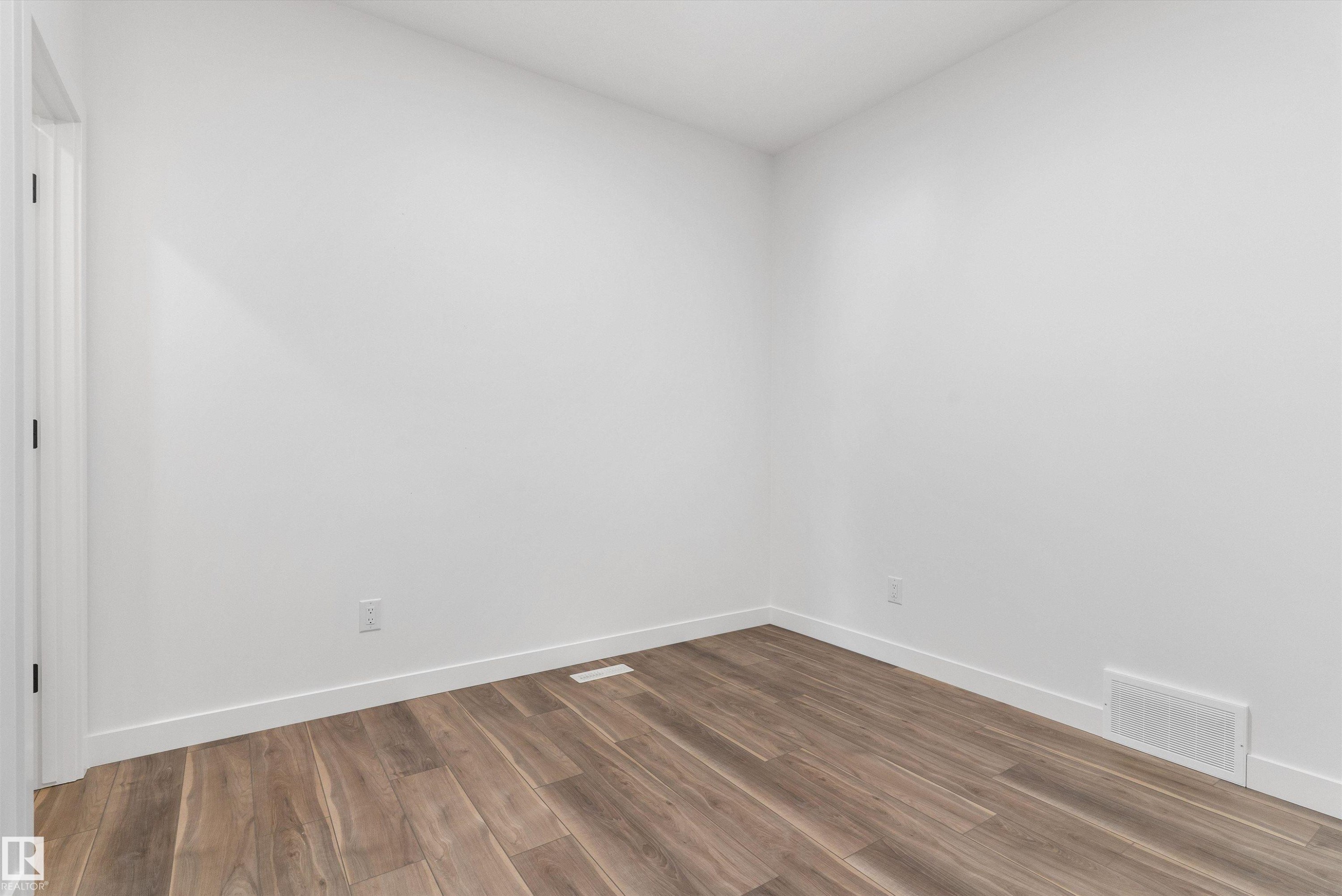 748 Astoria Way, Devon, AB - Indoor Photo Showing Other Room