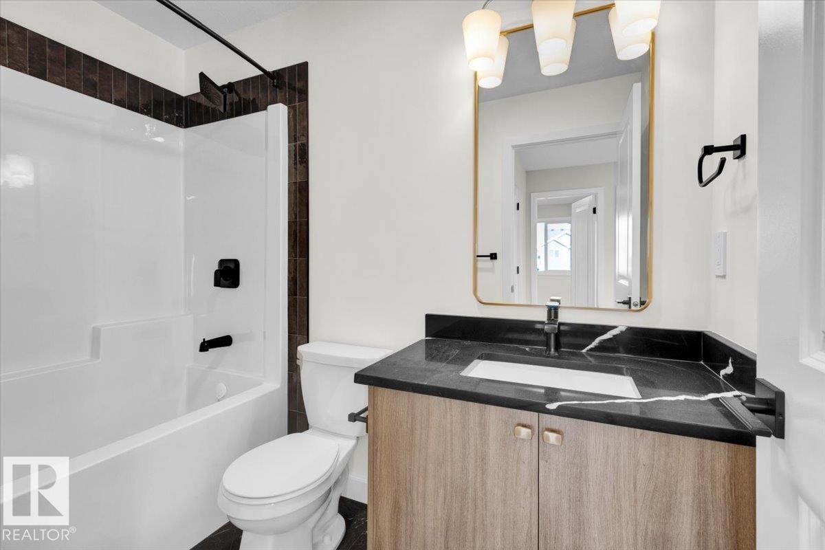 1316 Keswick Drive, Edmonton, AB - Indoor Photo Showing Bathroom