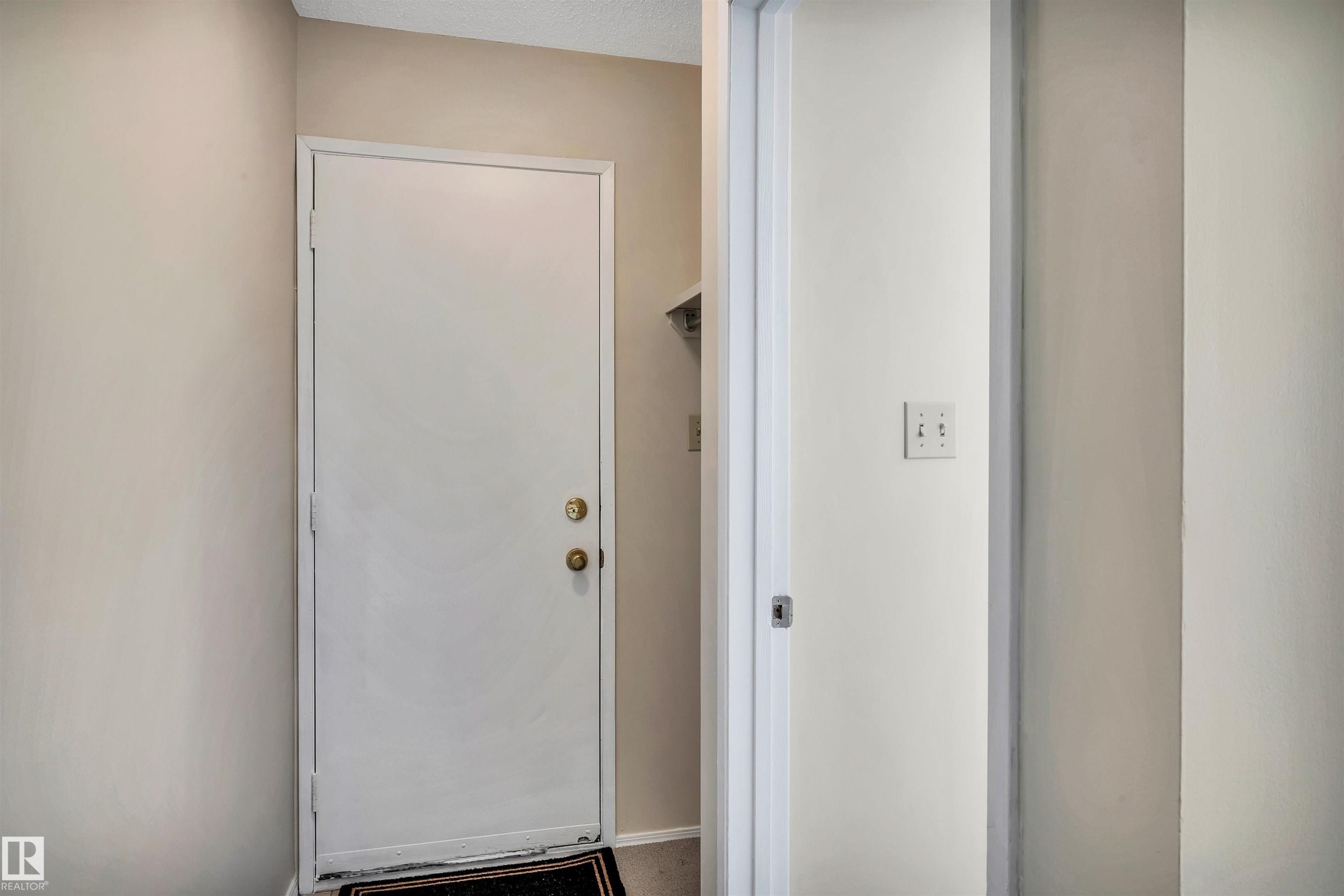 10228 152 Street, Edmonton, AB - Indoor Photo Showing Other Room