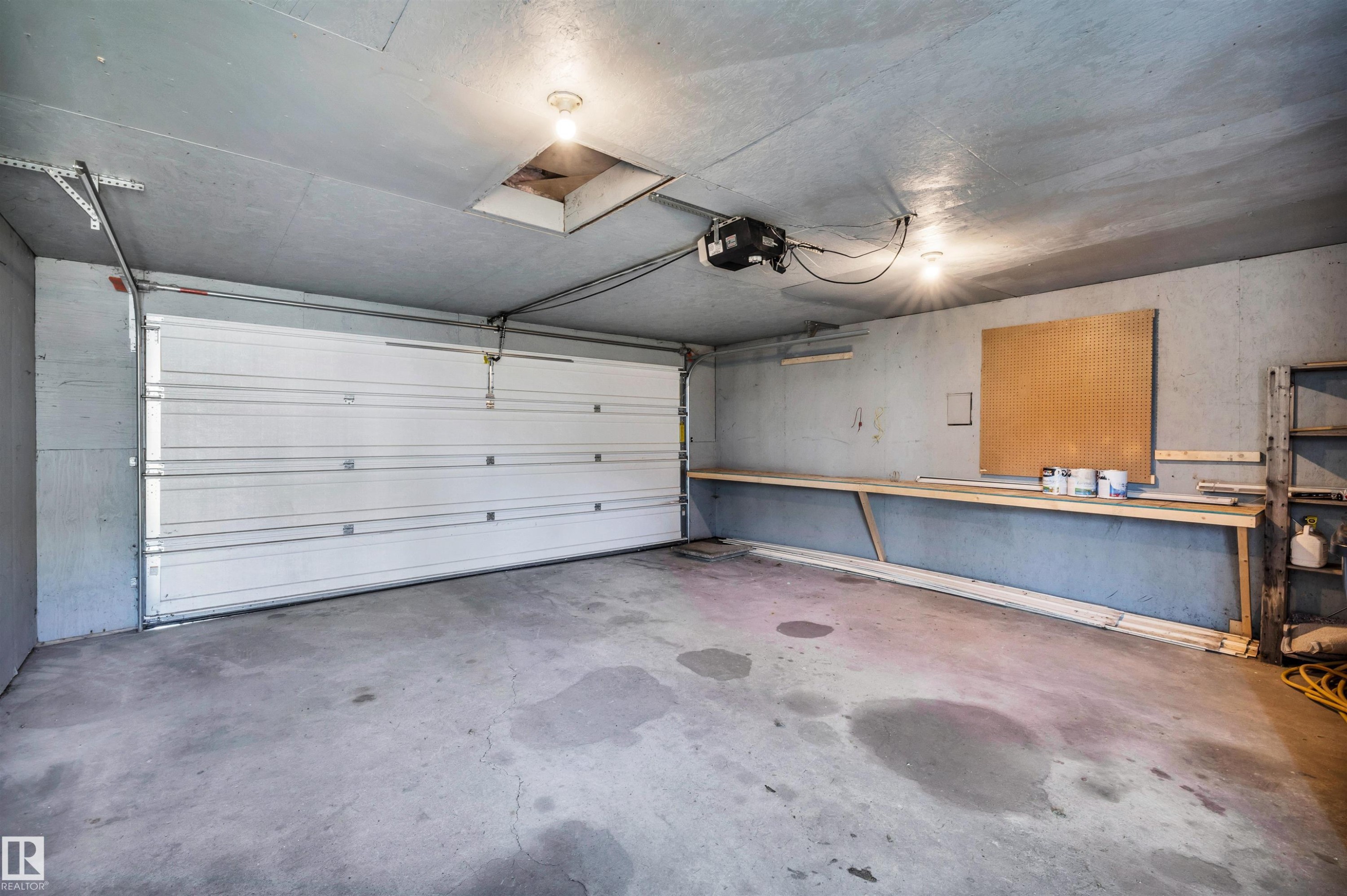 10228 152 Street, Edmonton, AB - Indoor Photo Showing Garage