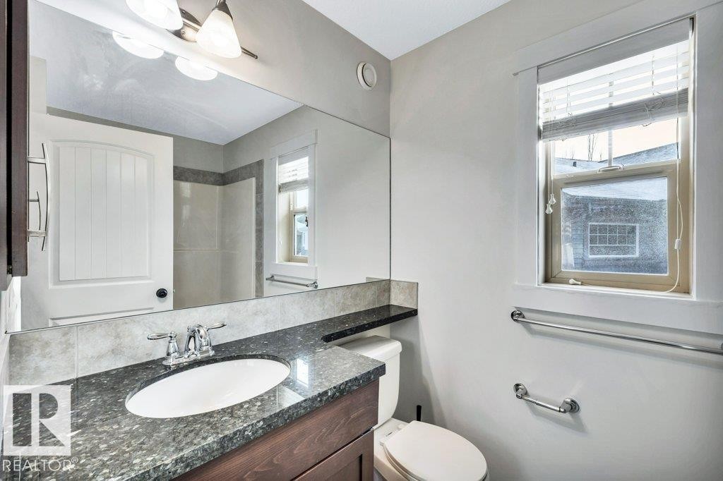 4450 Crabapple Landing, Edmonton, AB - Indoor Photo Showing Bathroom