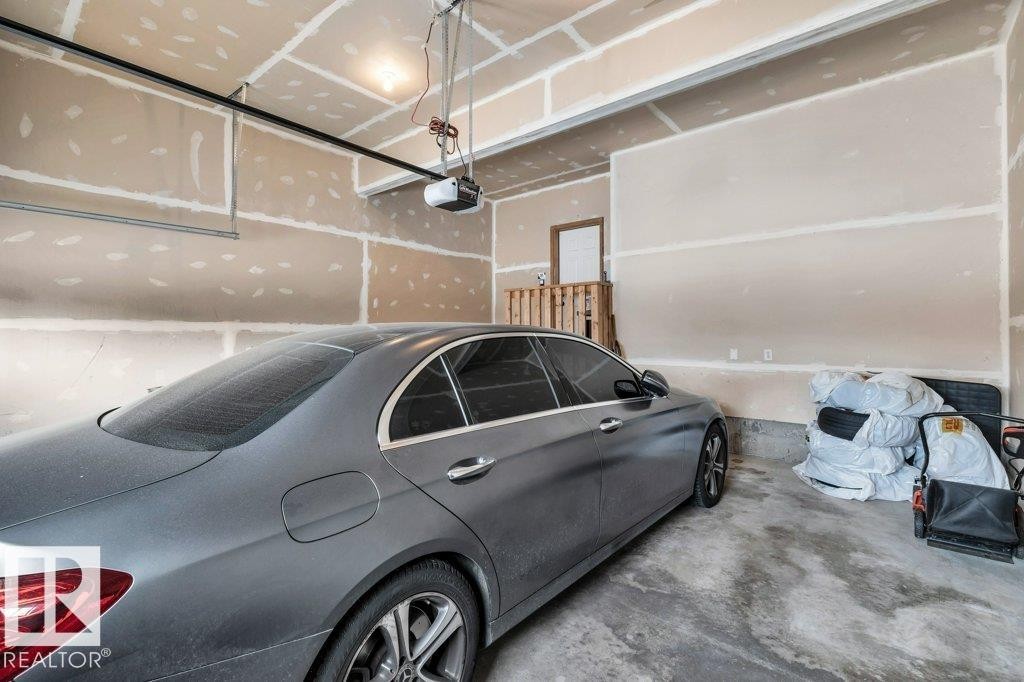 4450 Crabapple Landing, Edmonton, AB - Indoor Photo Showing Garage