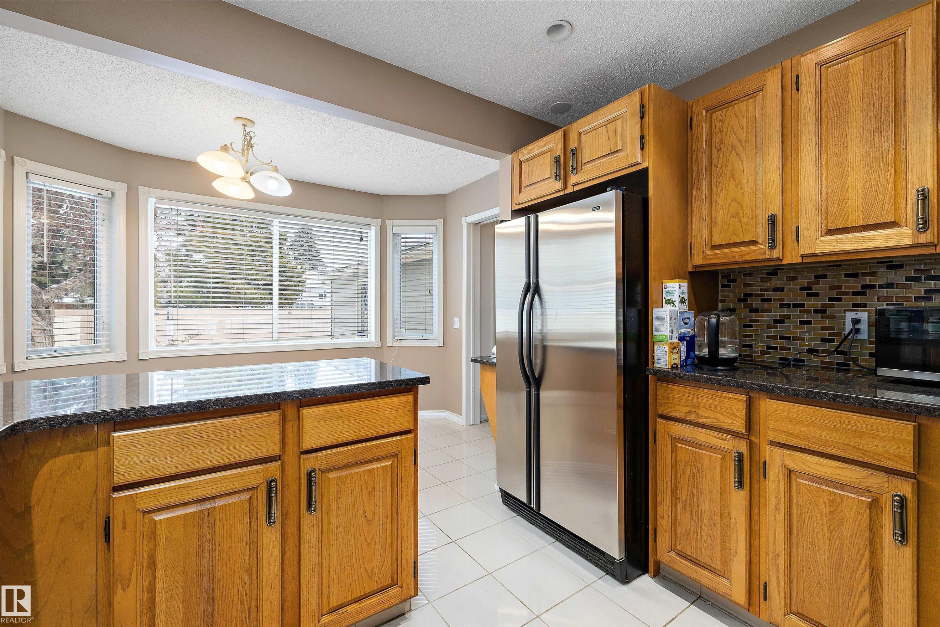 1027 109 Street, Edmonton, AB - Indoor Photo Showing Kitchen