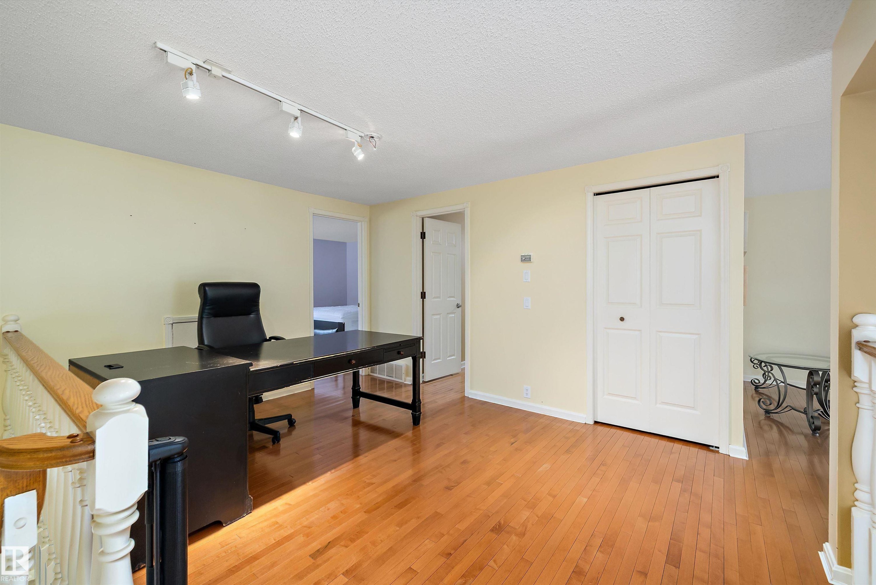 1027 109 Street, Edmonton, AB - Indoor Photo Showing Office