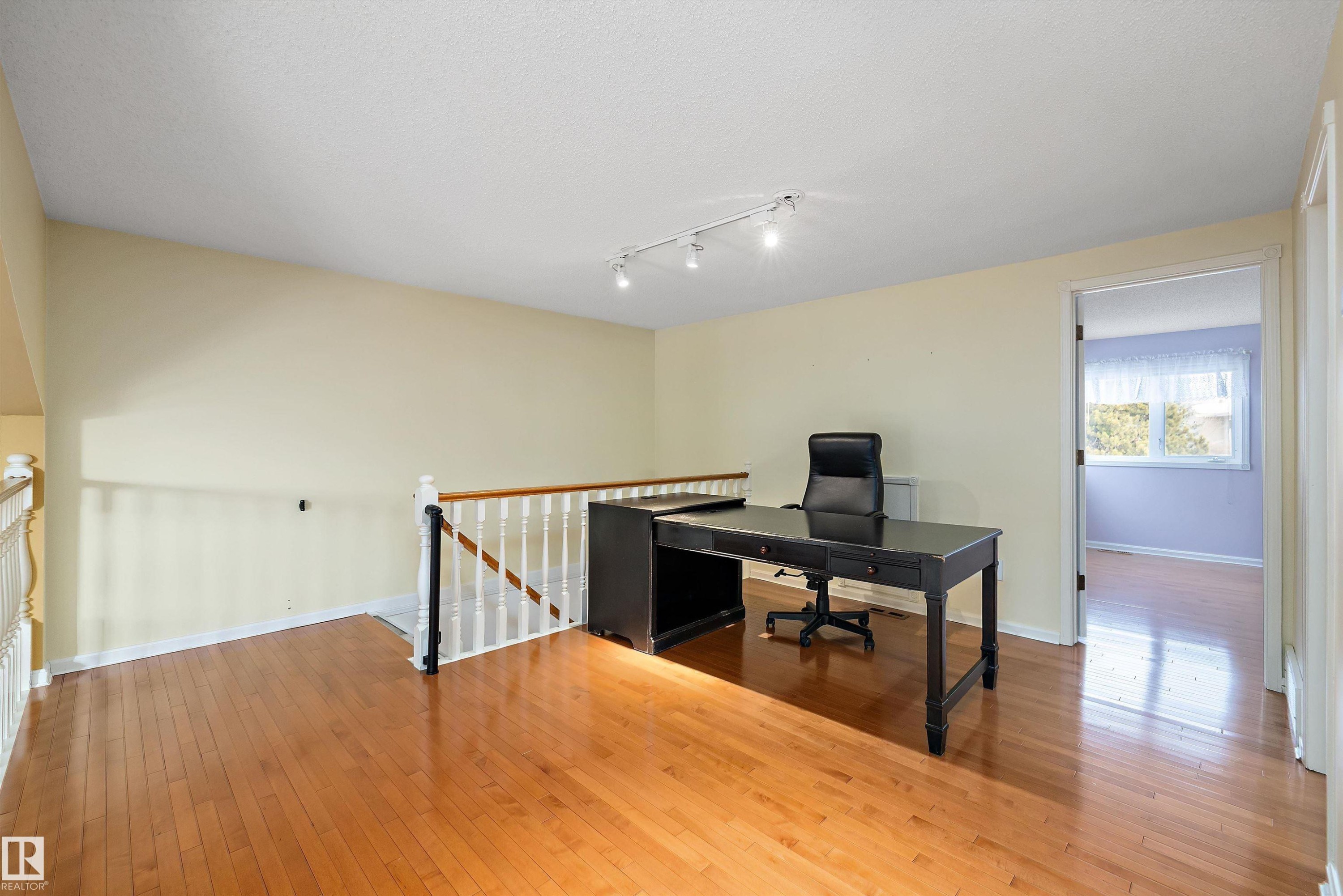 1027 109 Street, Edmonton, AB - Indoor Photo Showing Office