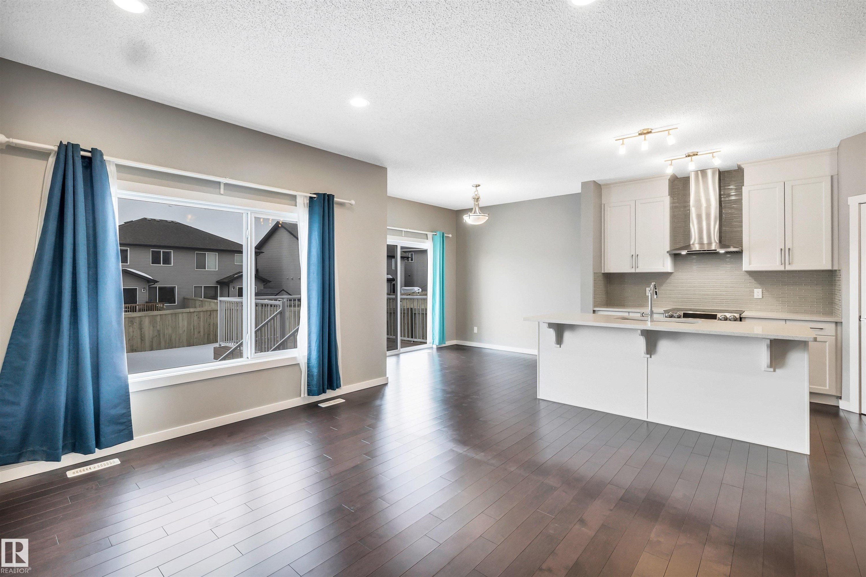 4442 5A Street, Edmonton, AB - Indoor Photo Showing Kitchen