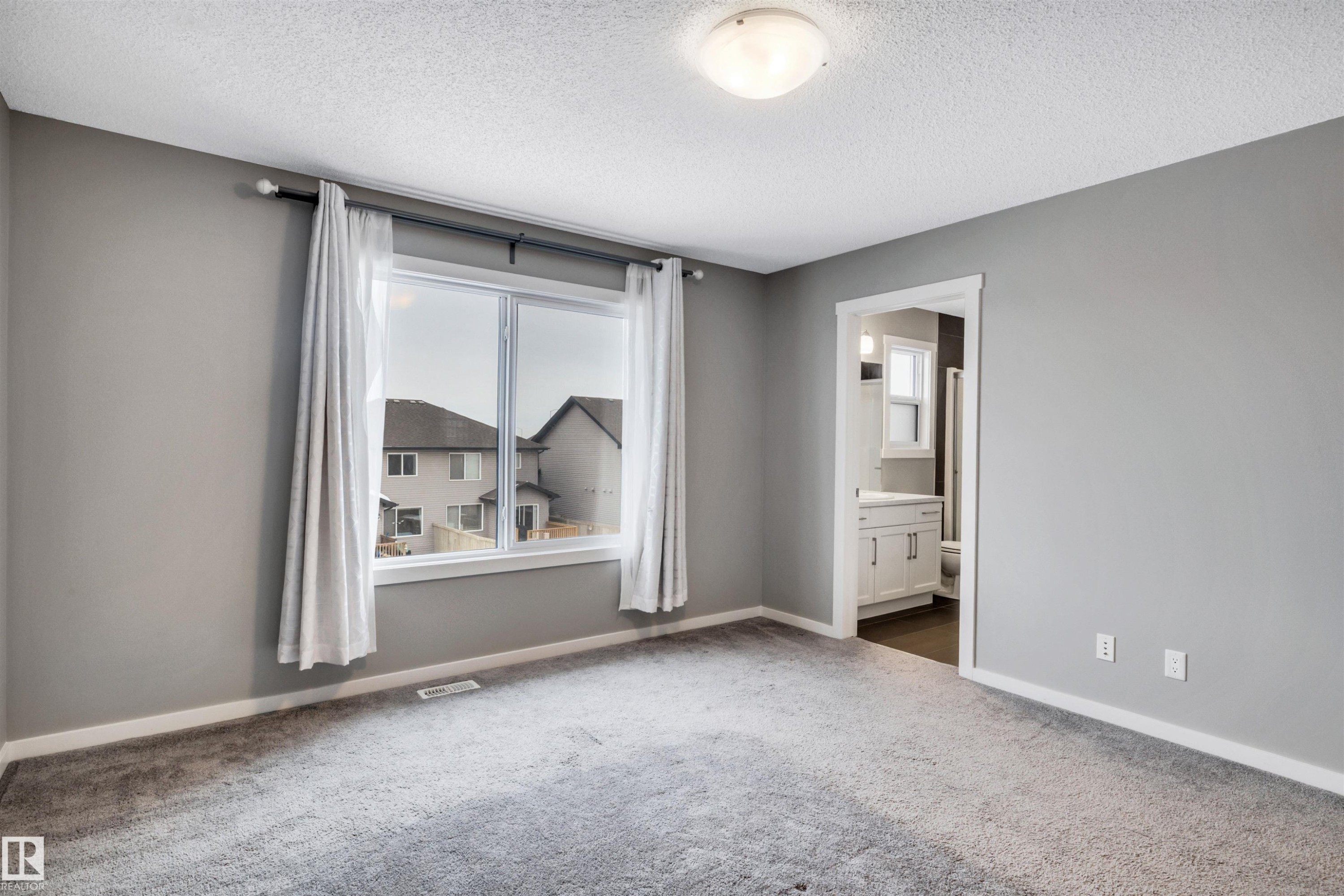 4442 5A Street, Edmonton, AB - Indoor