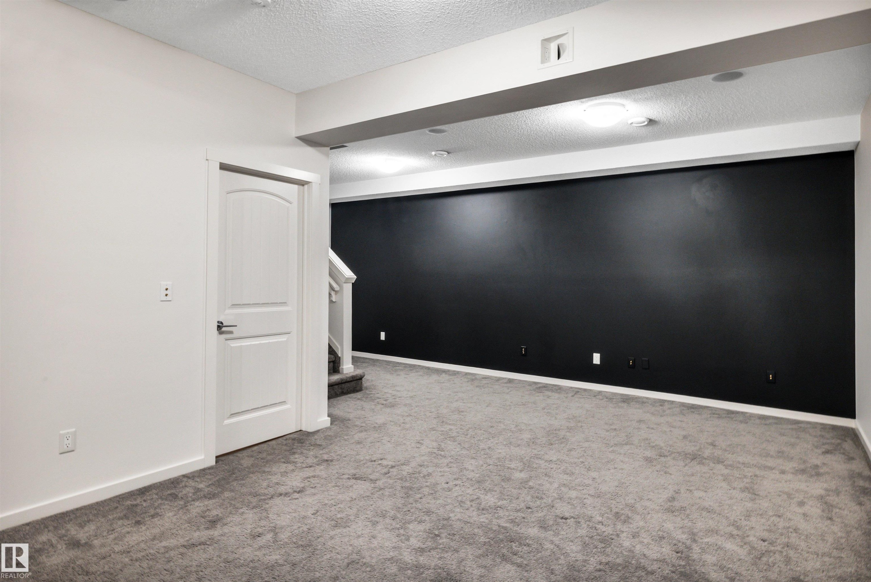 4442 5A Street, Edmonton, AB - Indoor Photo Showing Other Room