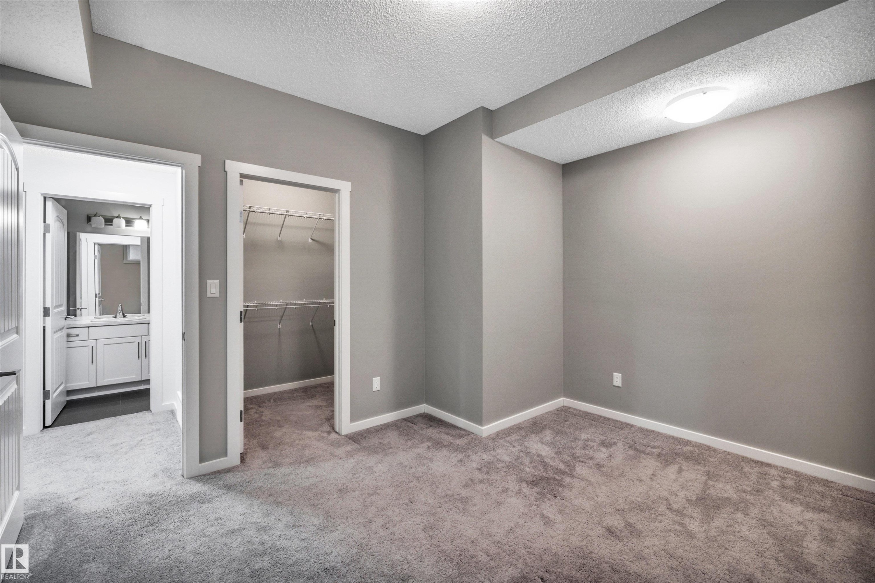 4442 5A Street, Edmonton, AB - Indoor Photo Showing Other Room