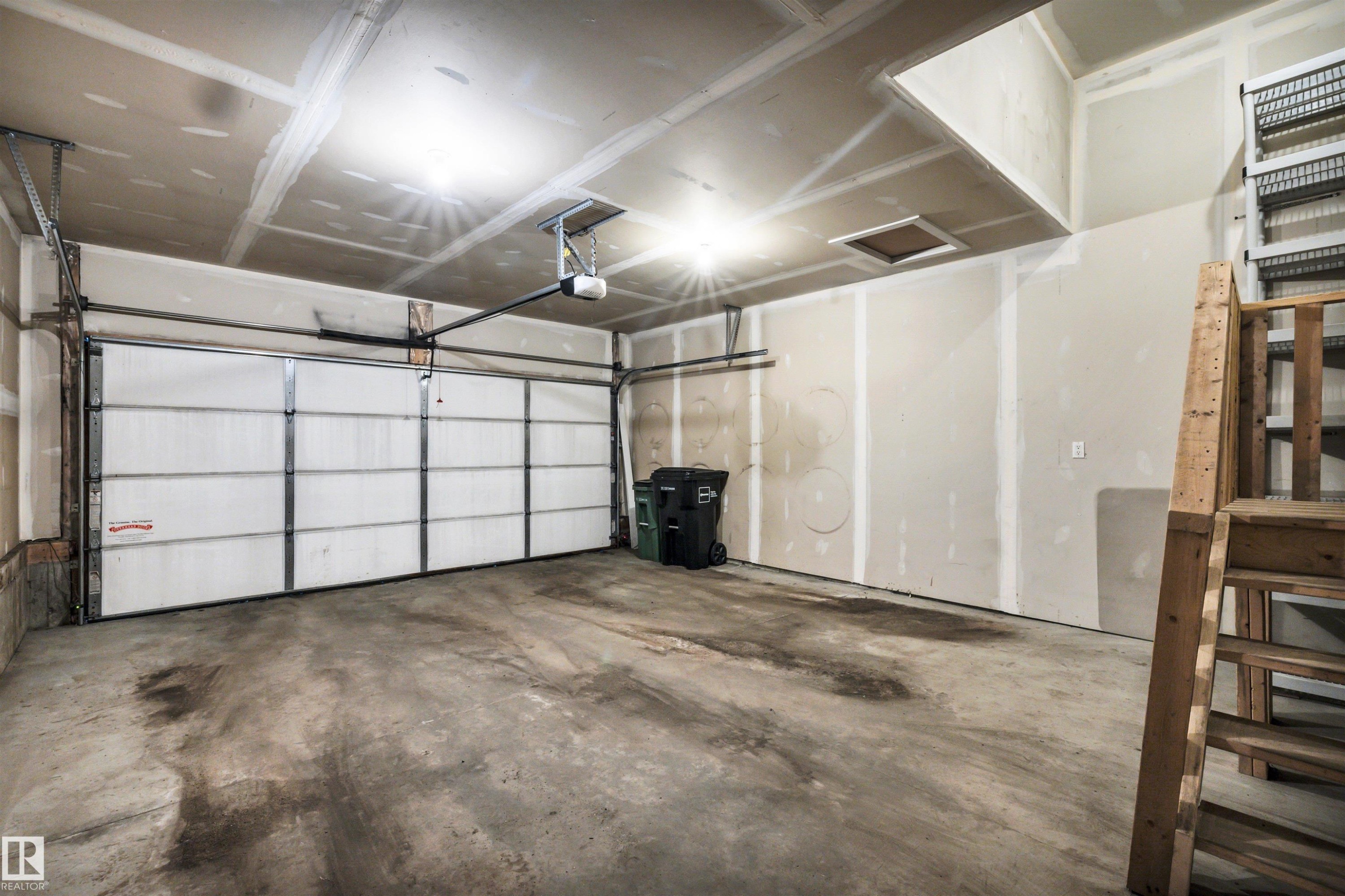 4442 5A Street, Edmonton, AB - Indoor Photo Showing Garage