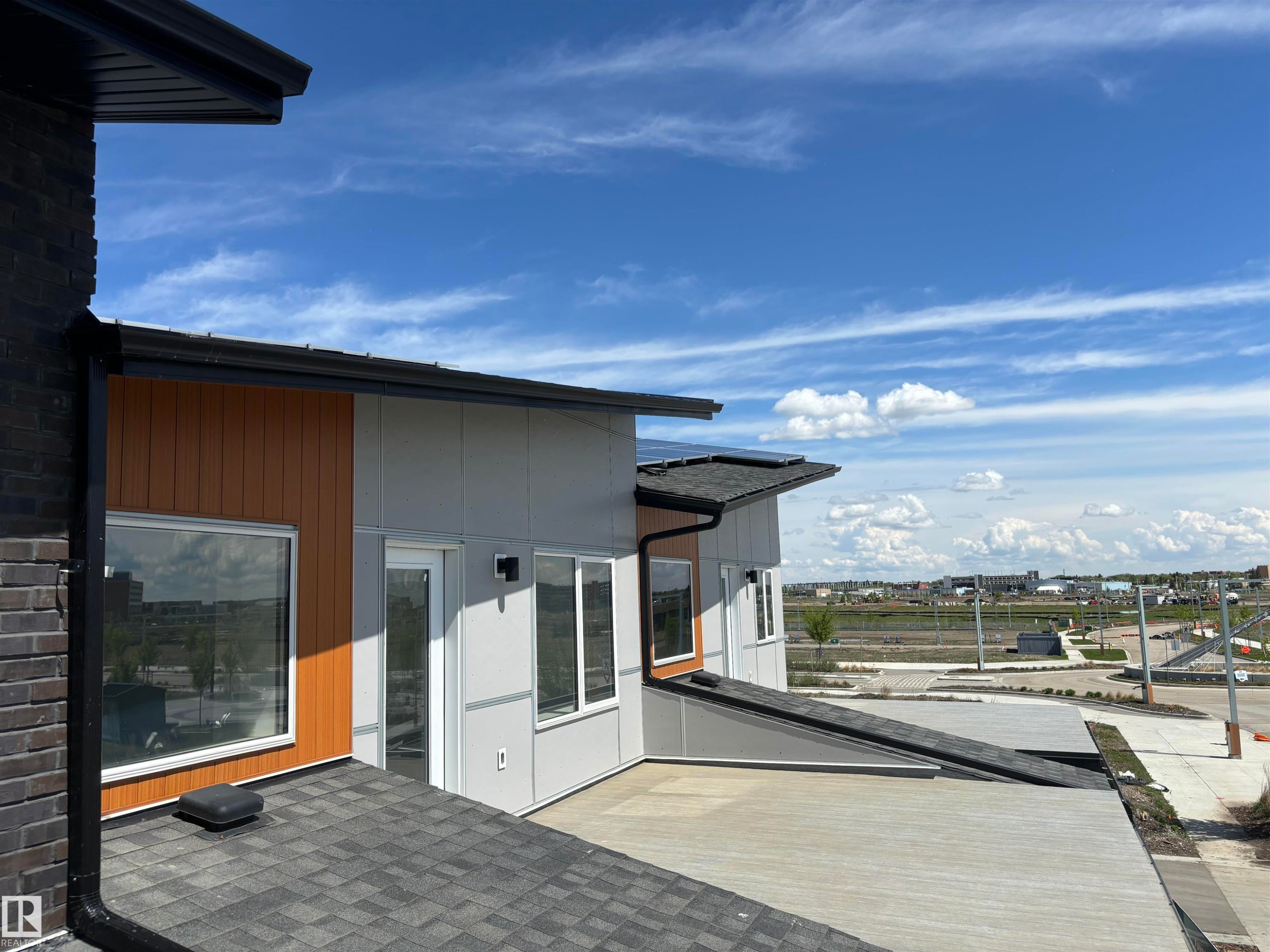2750 Blatchford Road Nw, Edmonton, AB - Outdoor