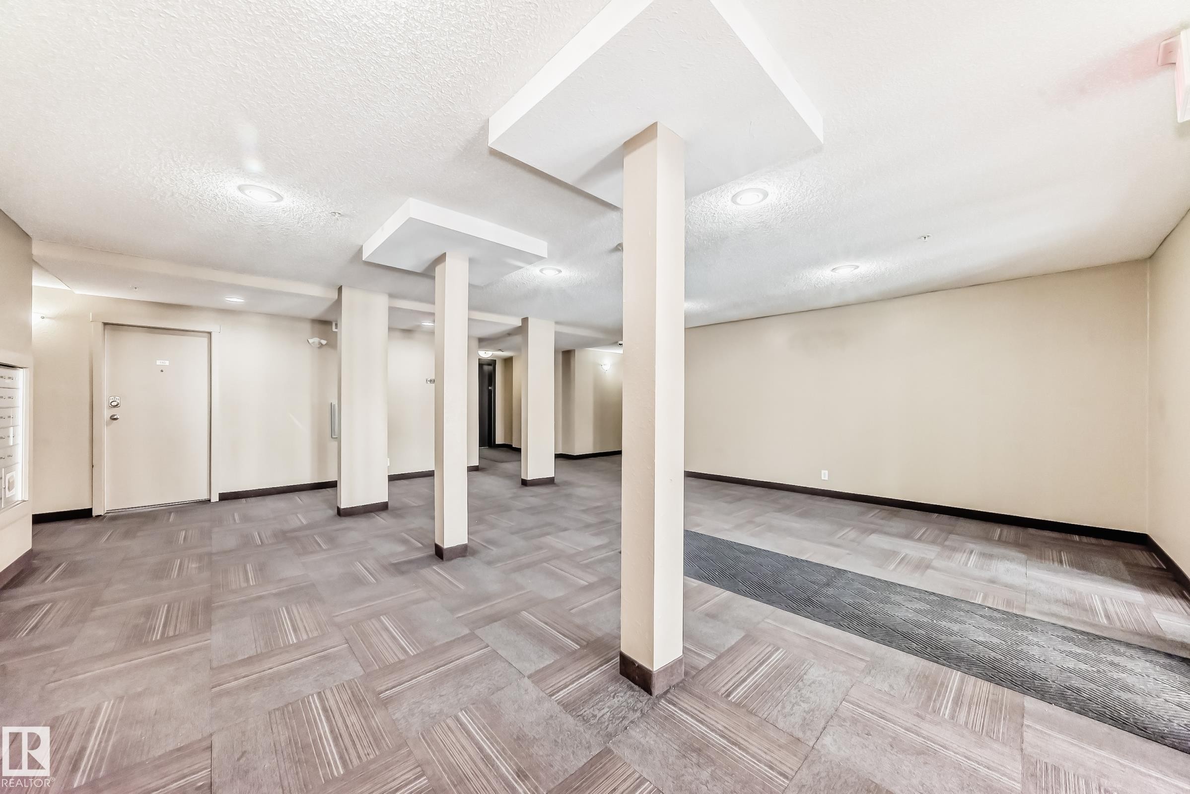 302 530 Watt Boulevard Sw, Edmonton, AB - Indoor Photo Showing Other Room