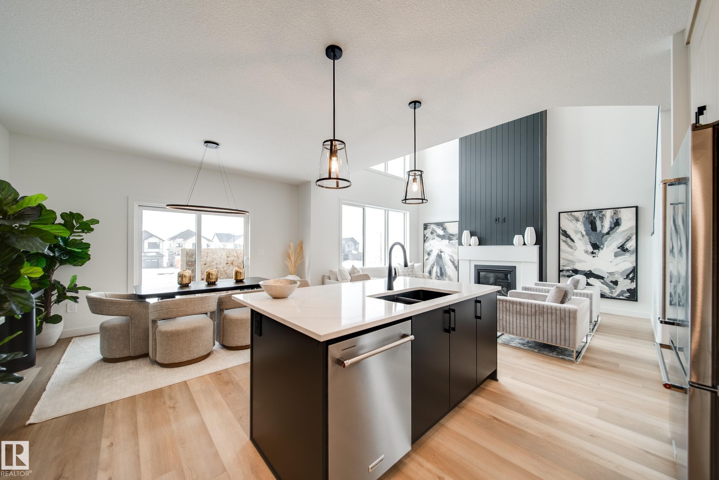 3 Cloutier Close, St. Albert, AB - Indoor Photo Showing Kitchen With Double Sink With Upgraded Kitchen