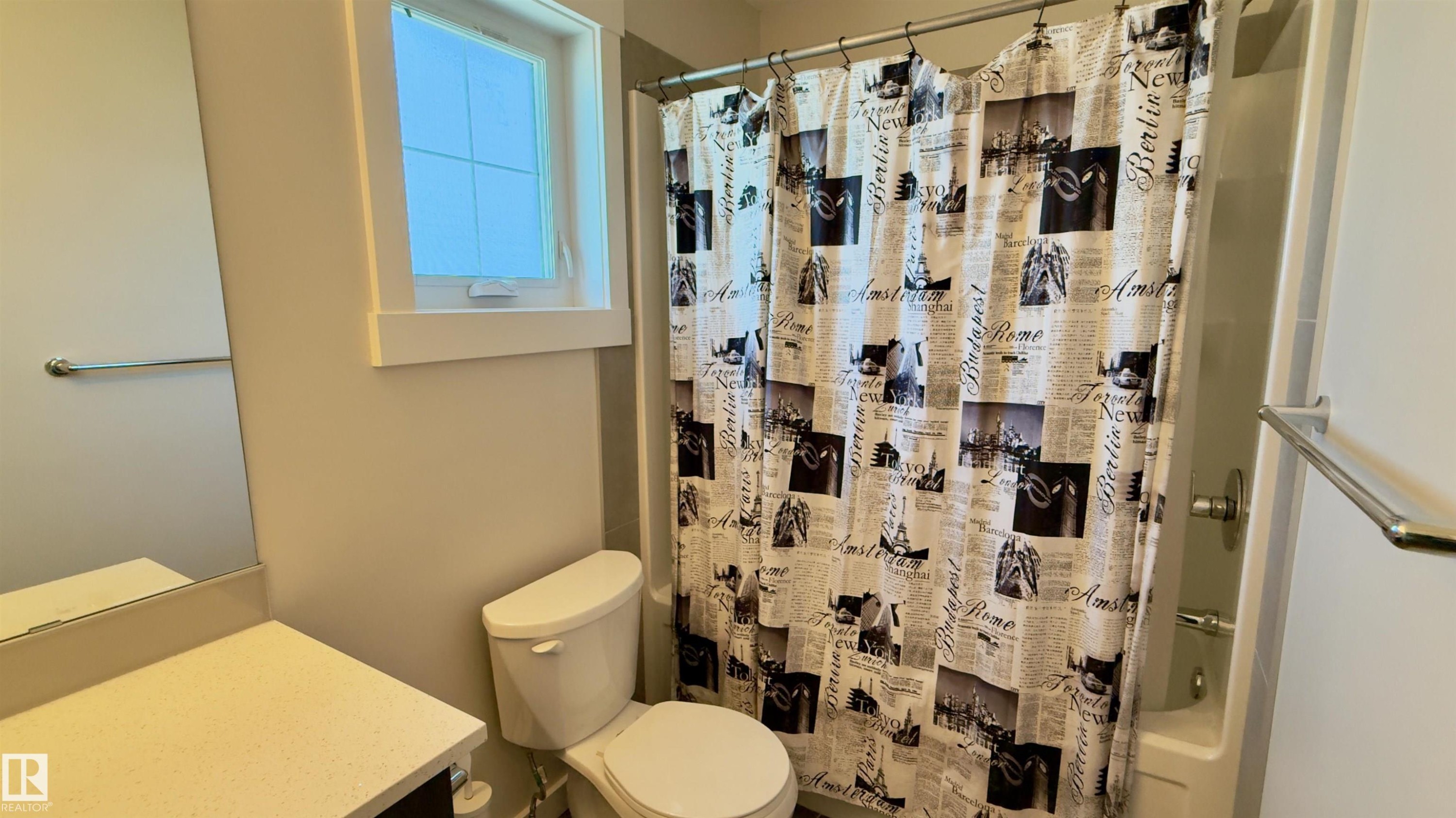 96 903 Crystallina Nera Way, Edmonton, AB - Indoor Photo Showing Bathroom