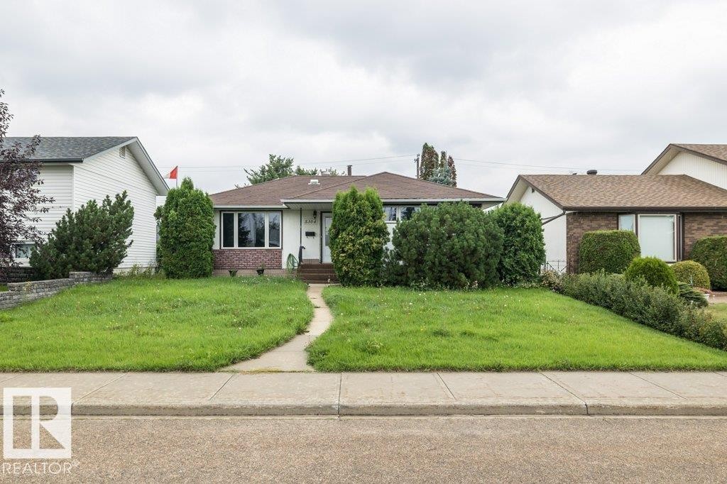 5304 92 Avenue, Edmonton, AB - Outdoor