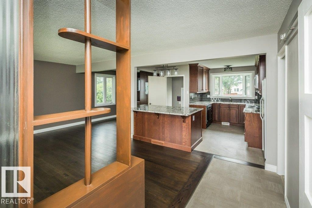 5304 92 Avenue, Edmonton, AB - Indoor