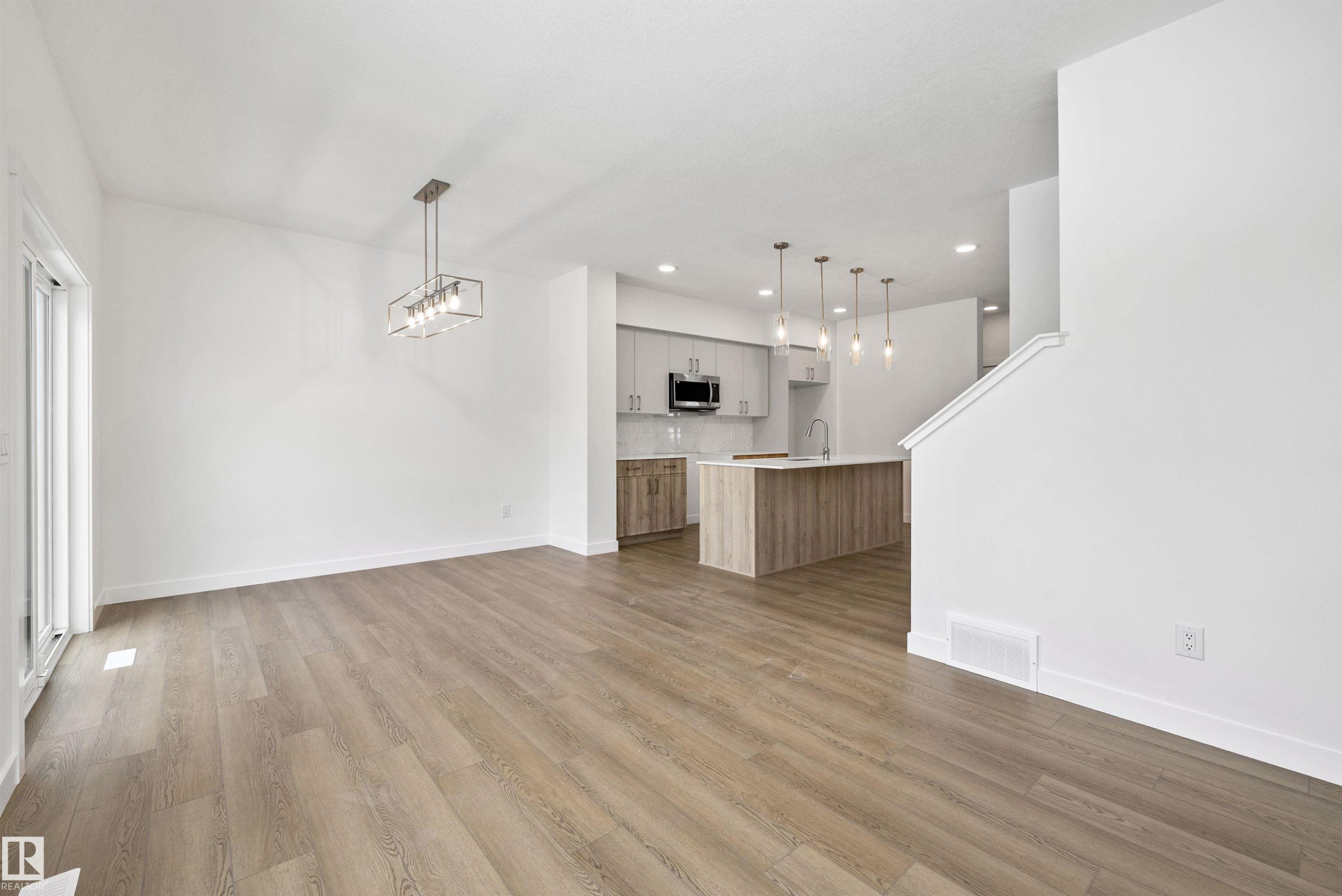 4188 Kinglet Drive, Edmonton, AB - Indoor Photo Showing Kitchen