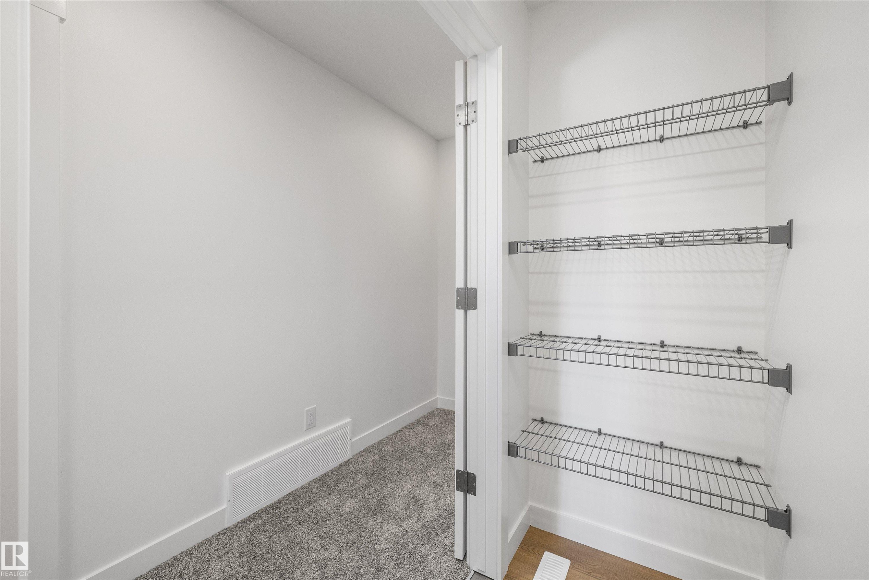 4188 Kinglet Drive, Edmonton, AB - Indoor Photo Showing Other Room