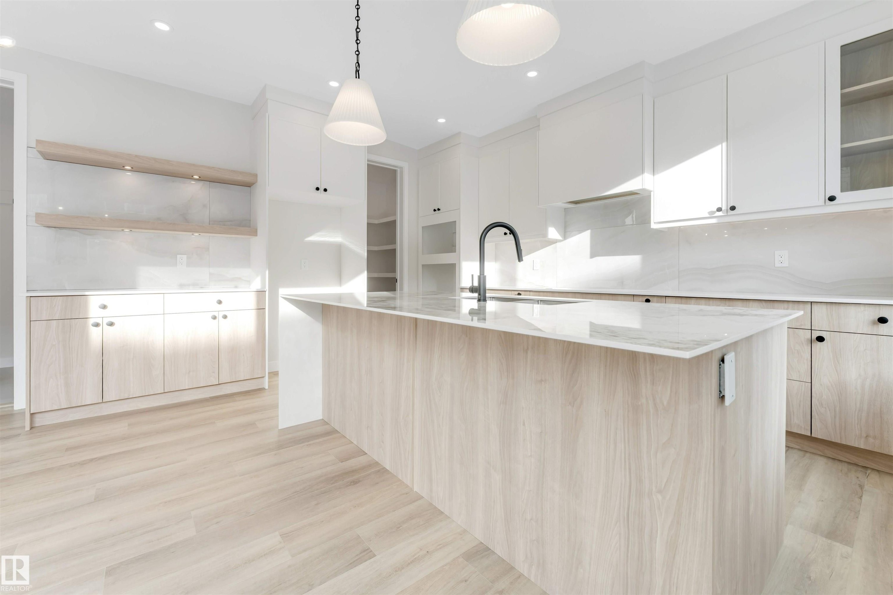 5807 Kootook Link Link, Edmonton, AB - Indoor Photo Showing Kitchen With Upgraded Kitchen