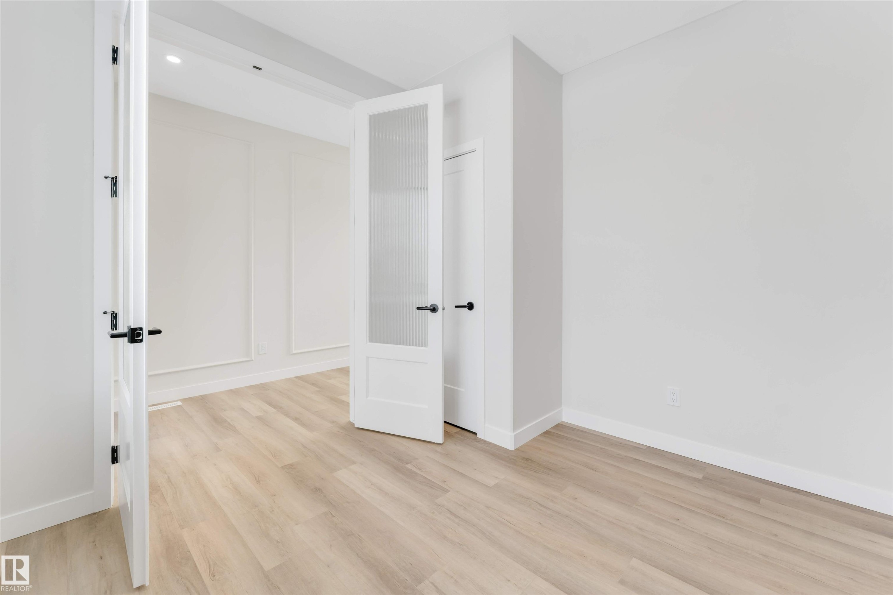 5807 Kootook Link Link, Edmonton, AB - Indoor Photo Showing Other Room