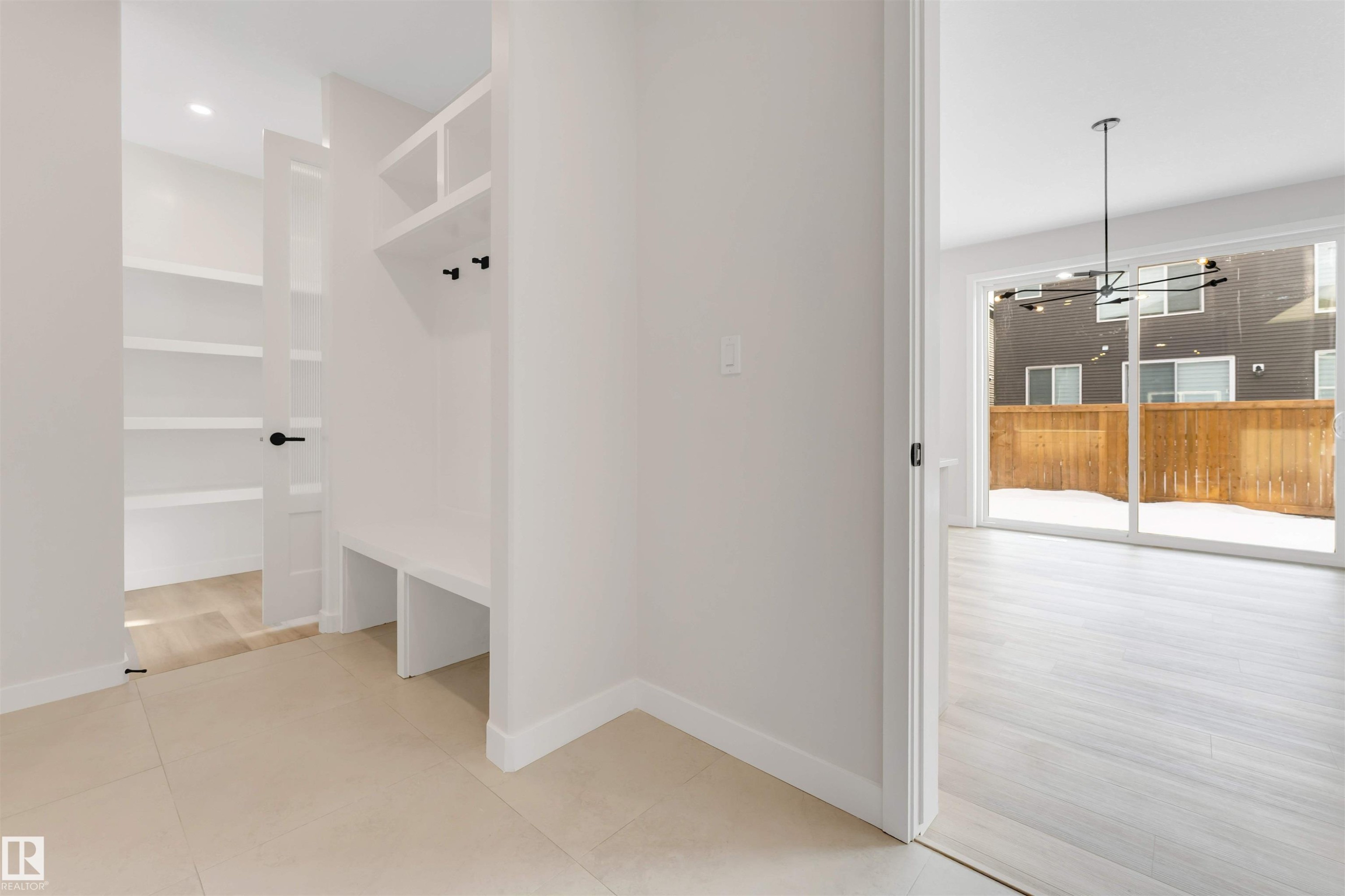 5807 Kootook Link Link, Edmonton, AB - Indoor