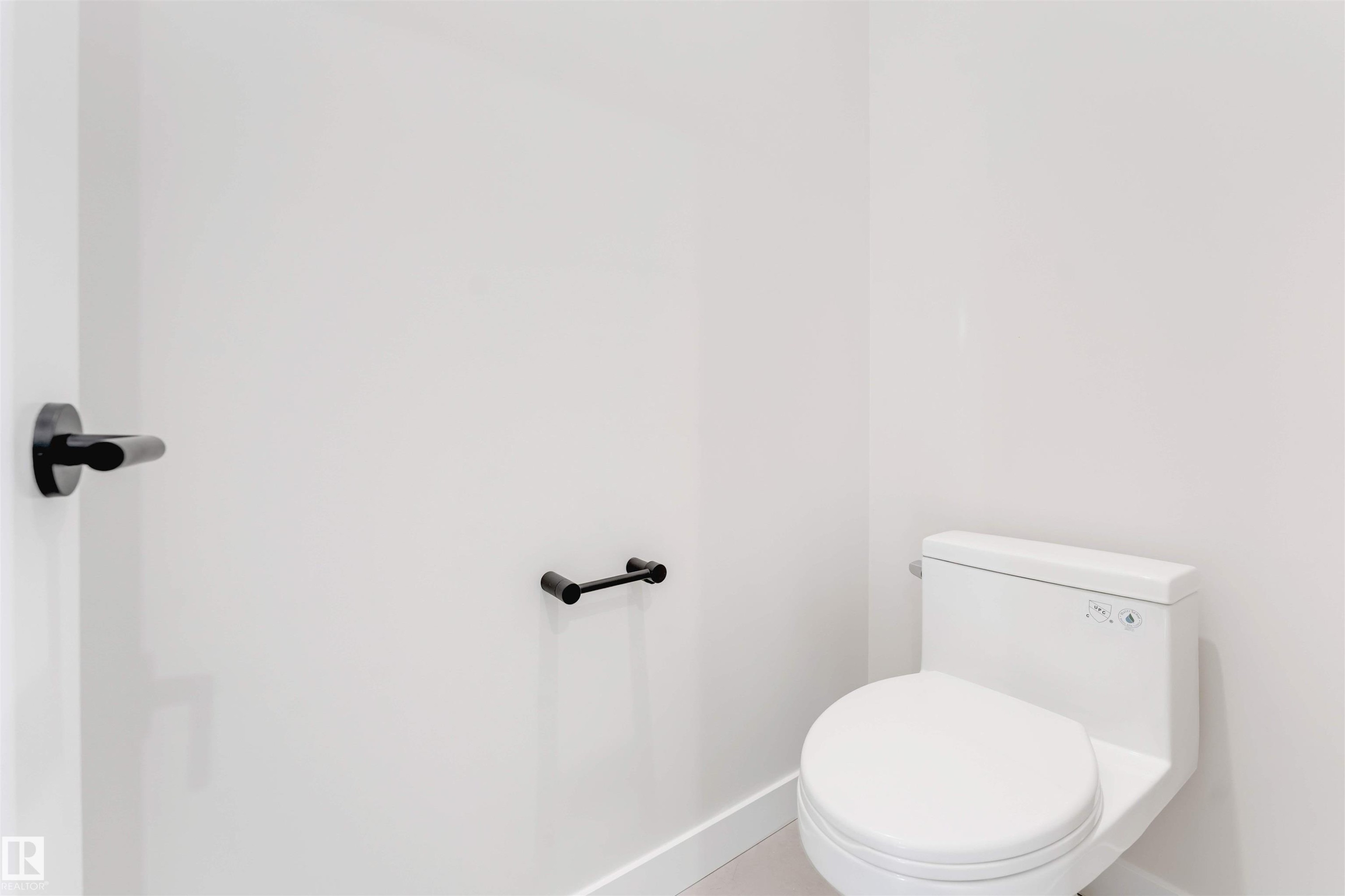 5807 Kootook Link Link, Edmonton, AB - Indoor Photo Showing Bathroom