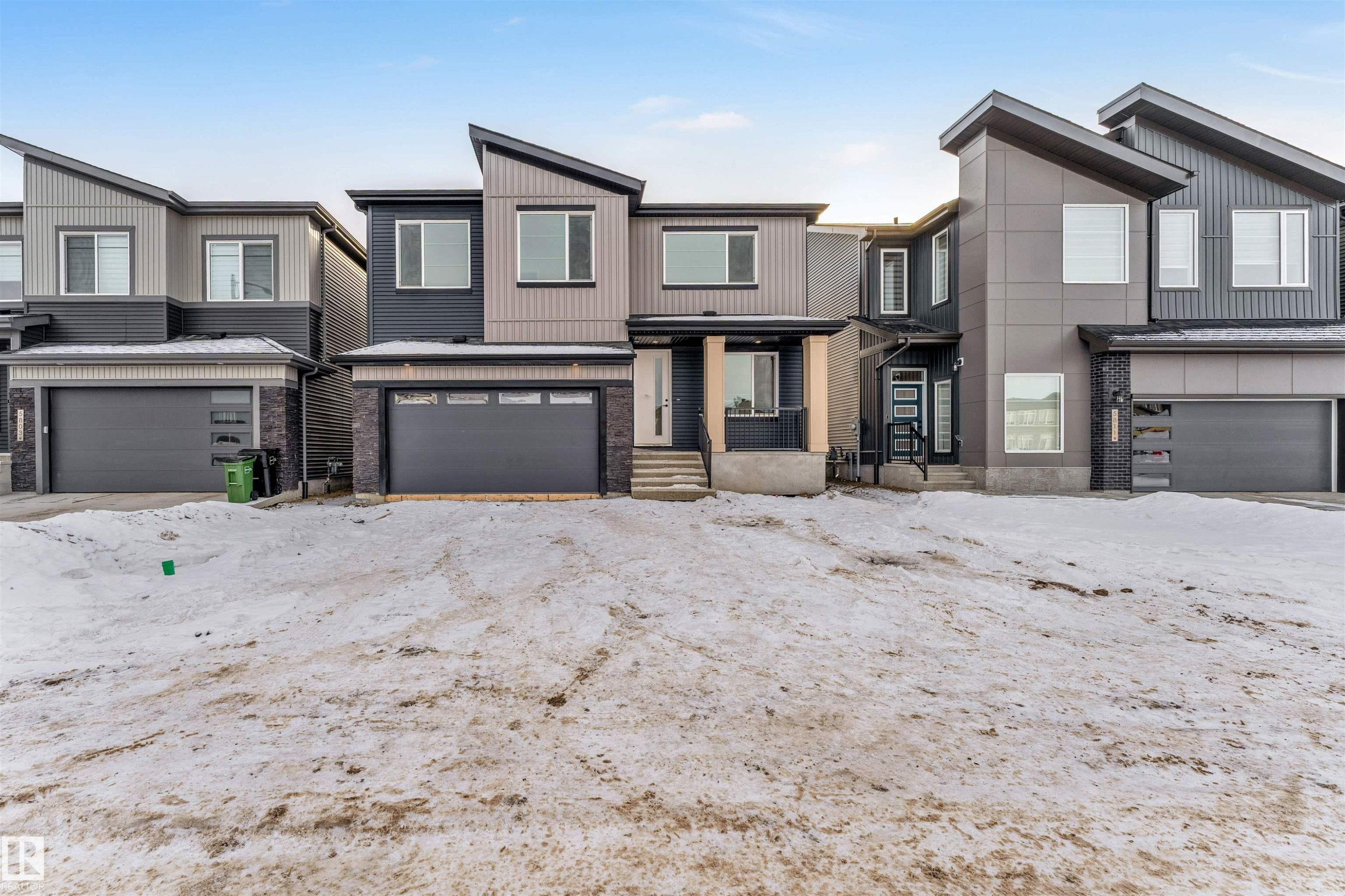 5807 Kootook Link Link, Edmonton, AB - Outdoor With Facade