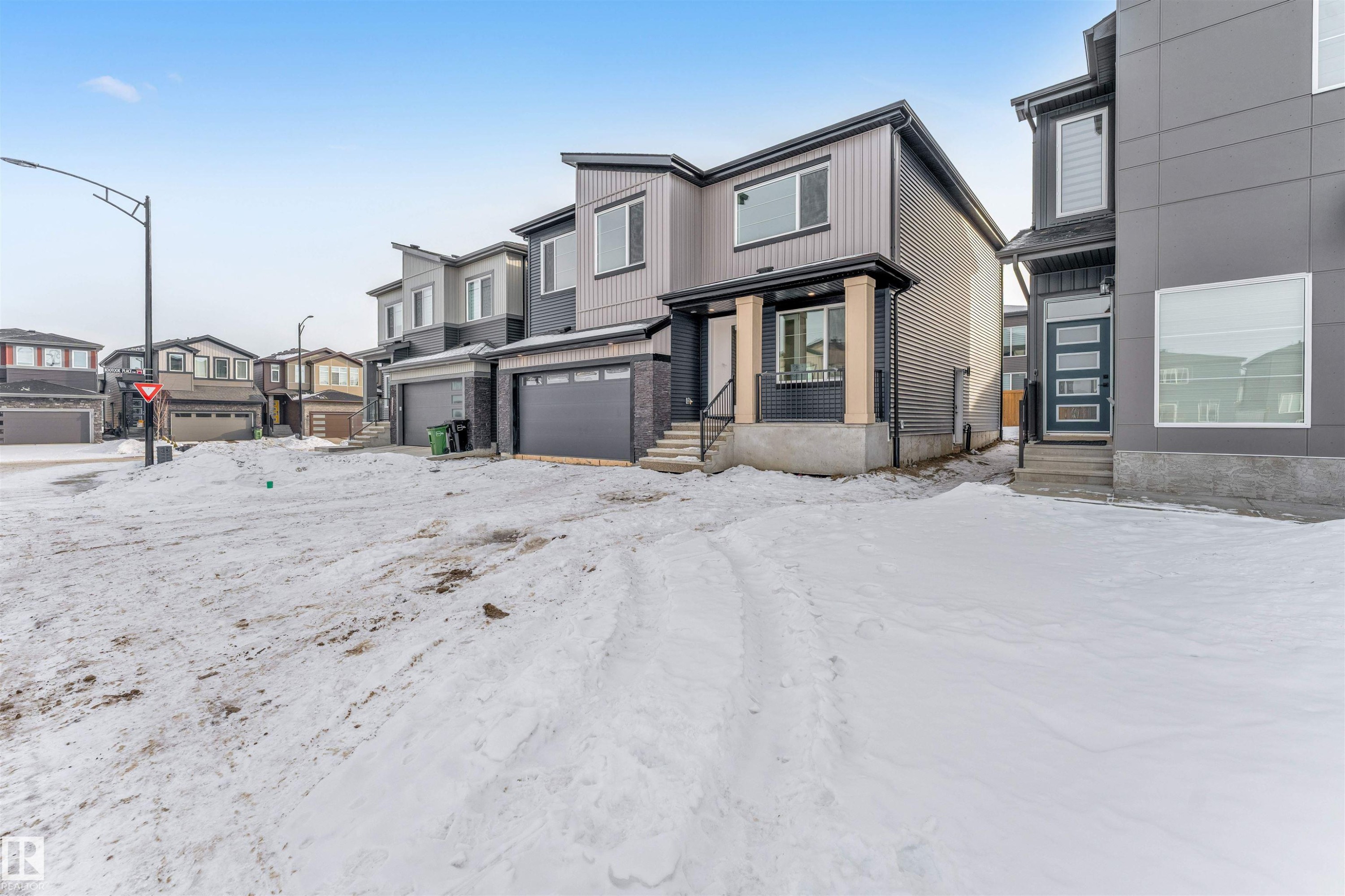 5807 Kootook Link Link, Edmonton, AB - Outdoor With Facade