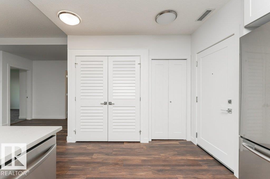 306 1316 Windermere Way, Edmonton, AB - Indoor Photo Showing Other Room