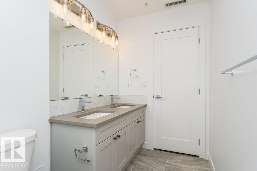306 1316 Windermere Way, Edmonton, AB - Indoor Photo Showing Bathroom