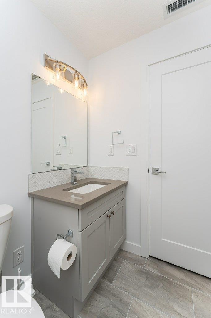 306 1316 Windermere Way, Edmonton, AB - Indoor Photo Showing Bathroom