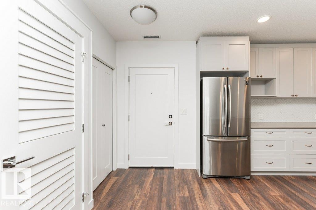 306 1316 Windermere Way, Edmonton, AB - Indoor