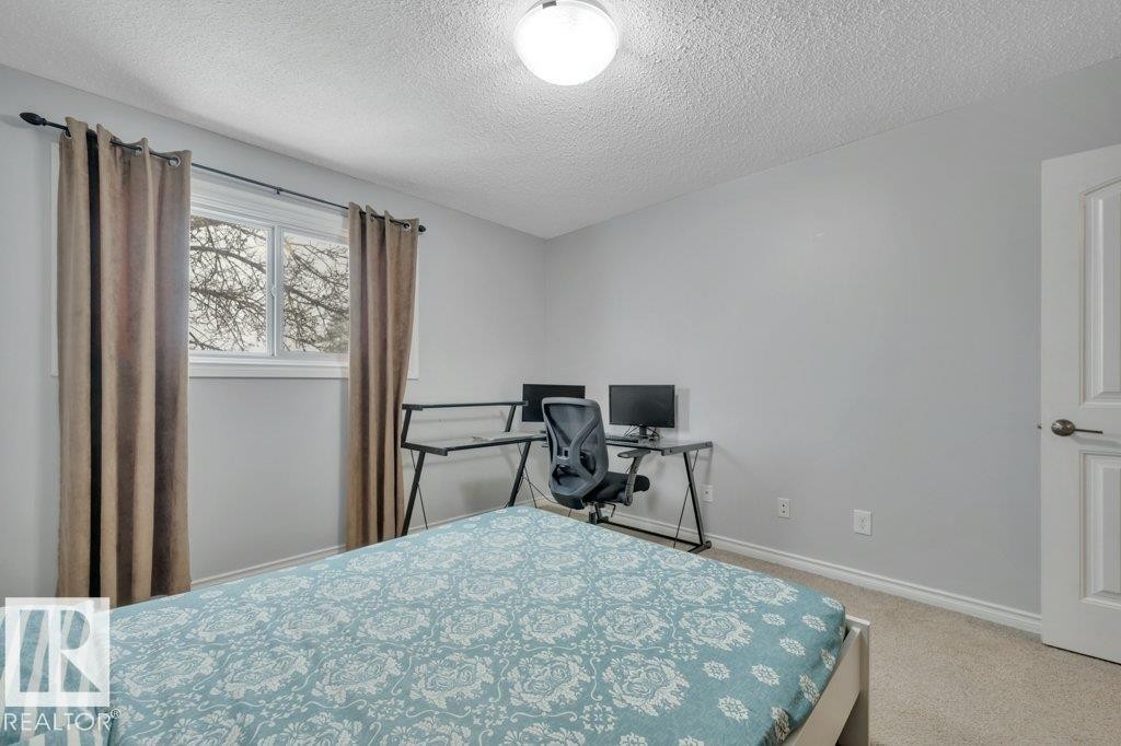 322 Willow Court, Edmonton, AB - Indoor Photo Showing Bedroom