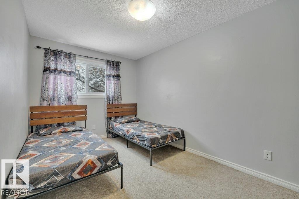 322 Willow Court, Edmonton, AB - Indoor Photo Showing Bedroom